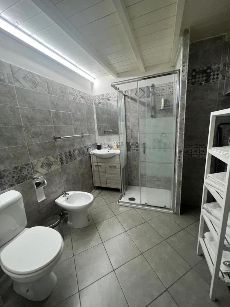 One-Bedroom Apartment - Photo 8