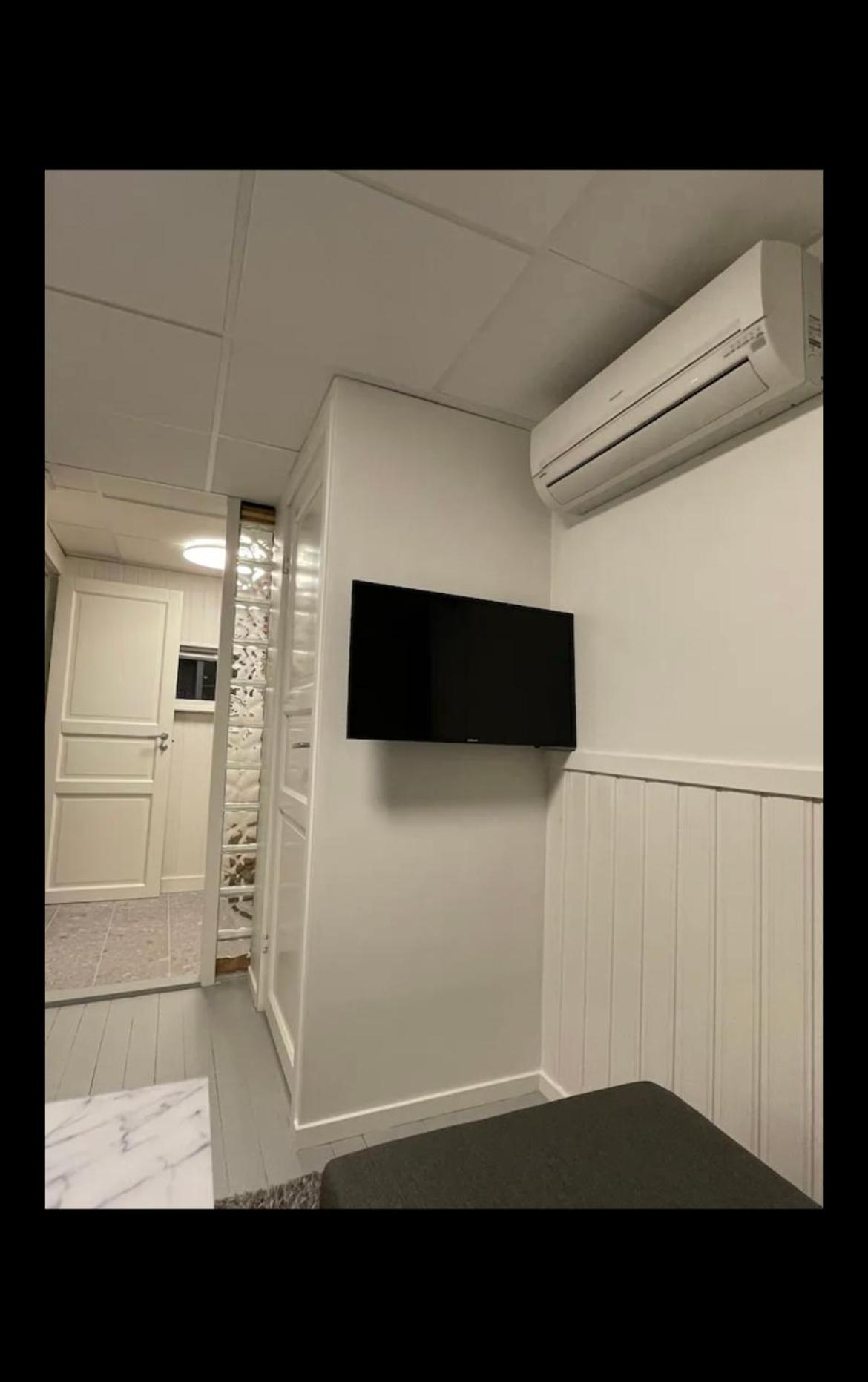 Two-Bedroom House photo 3