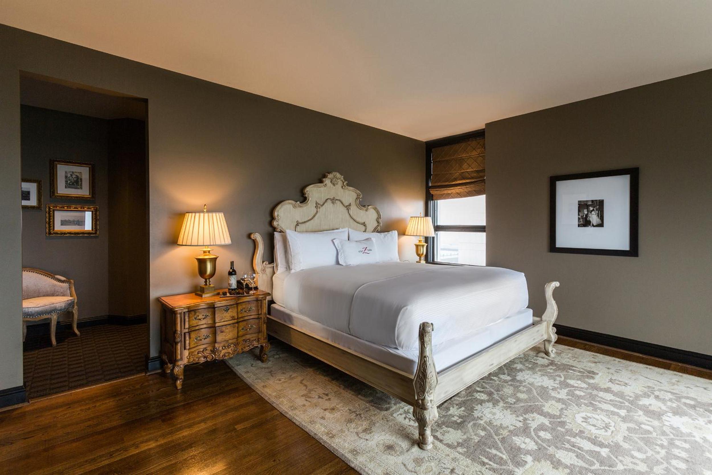 Signature Suite of Hotel's Choice - Photo 2