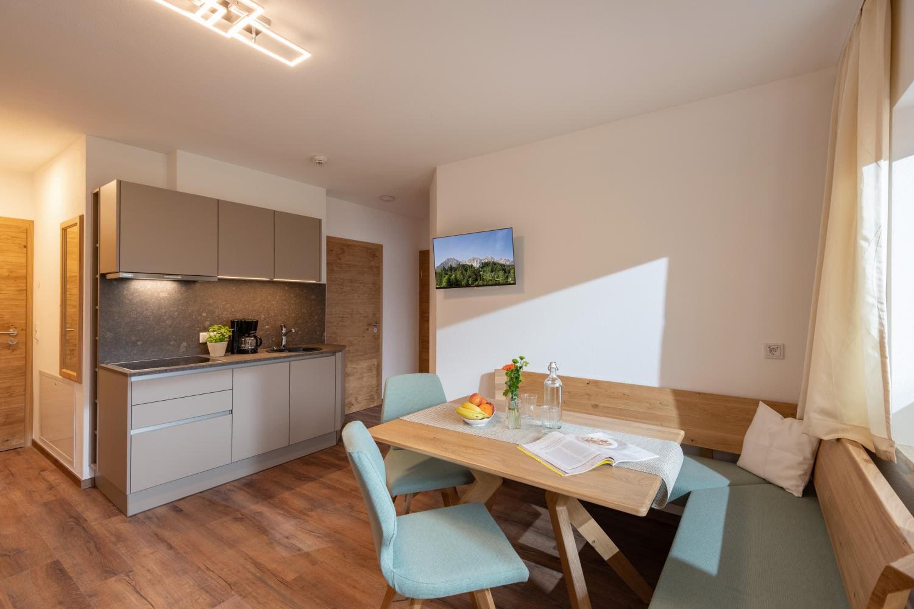 Apartment with Mountain View photo 3