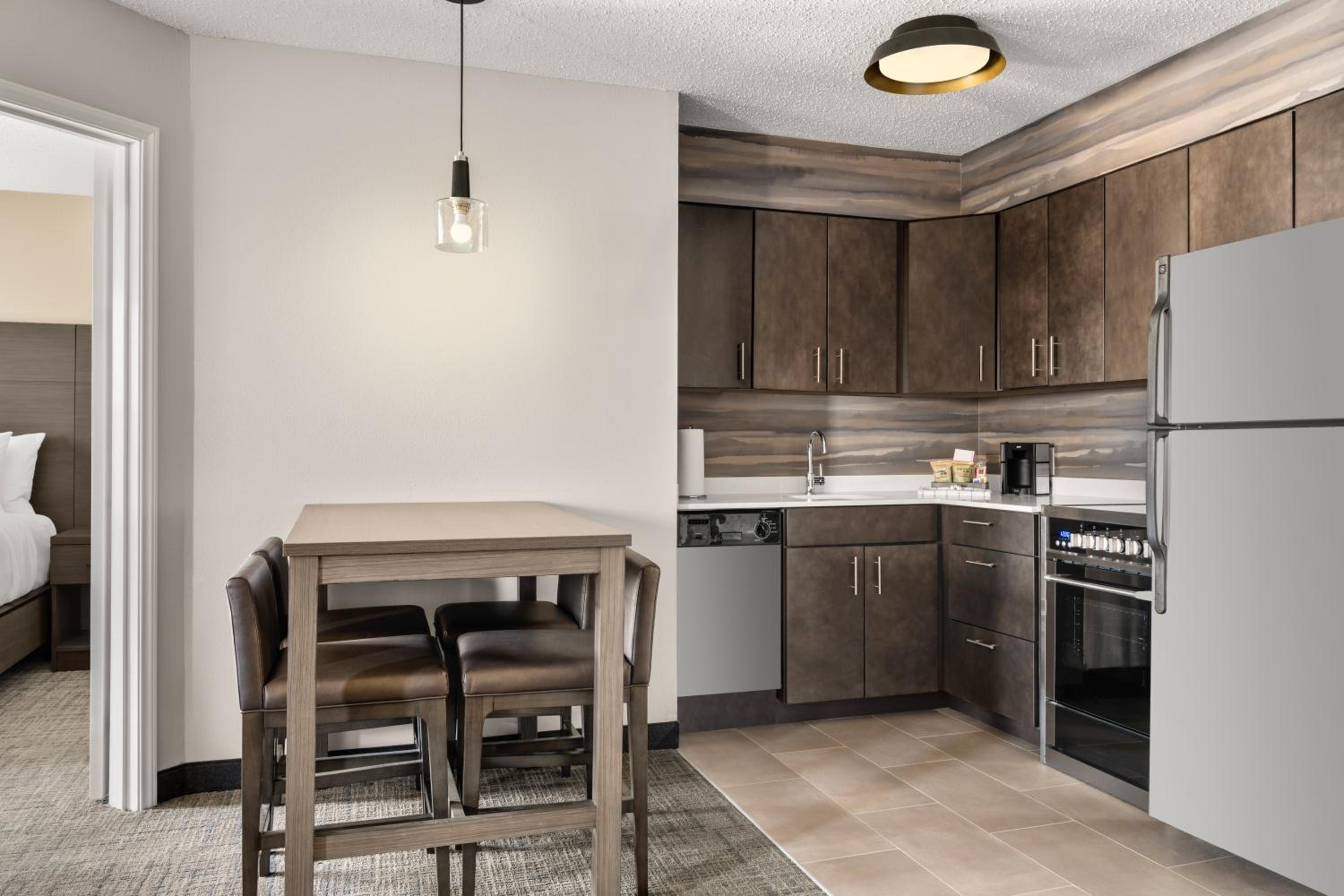 Two-Bedroom Suite - Photo 5