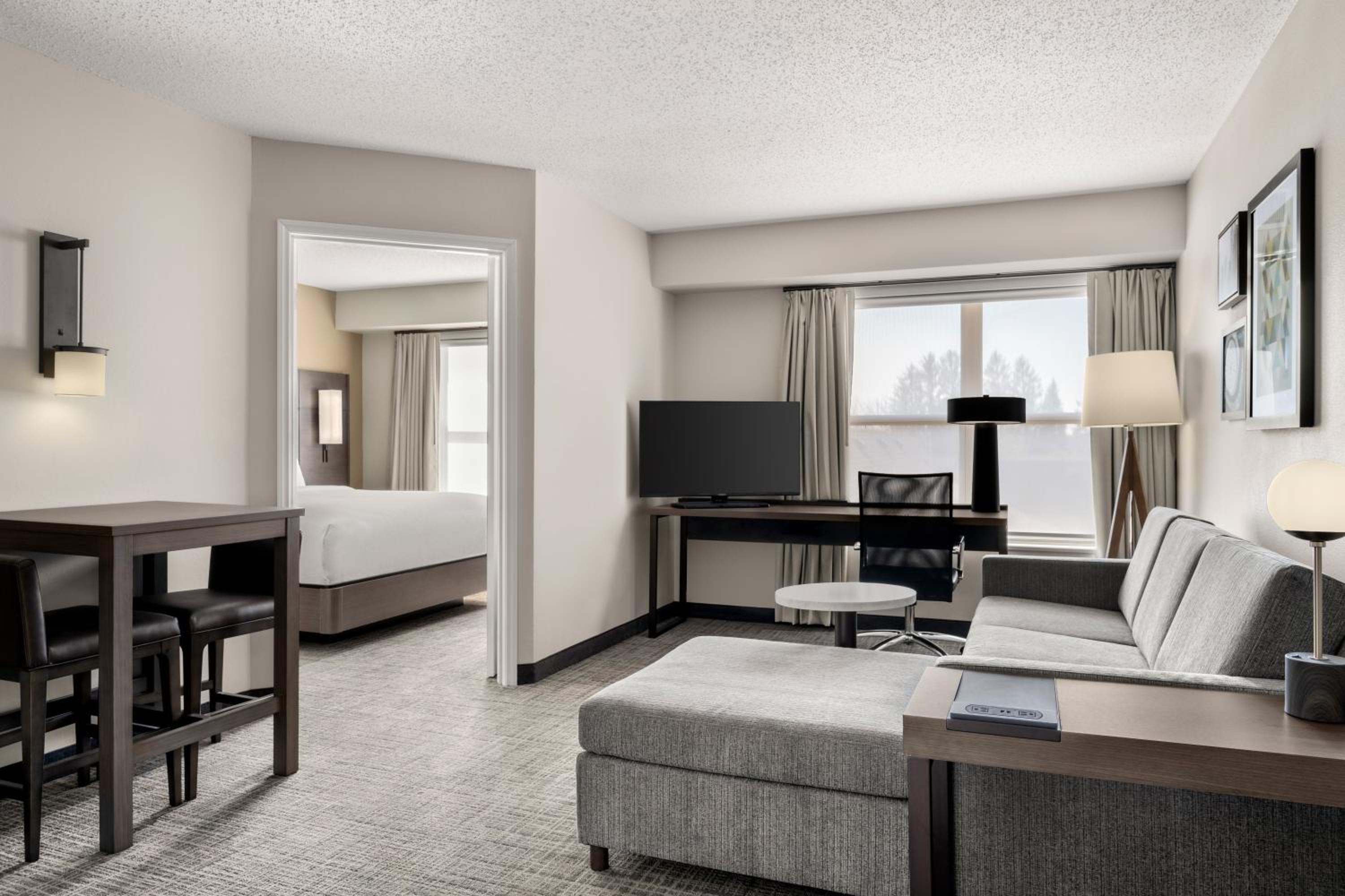 One-Bedroom Suite - Photo 1