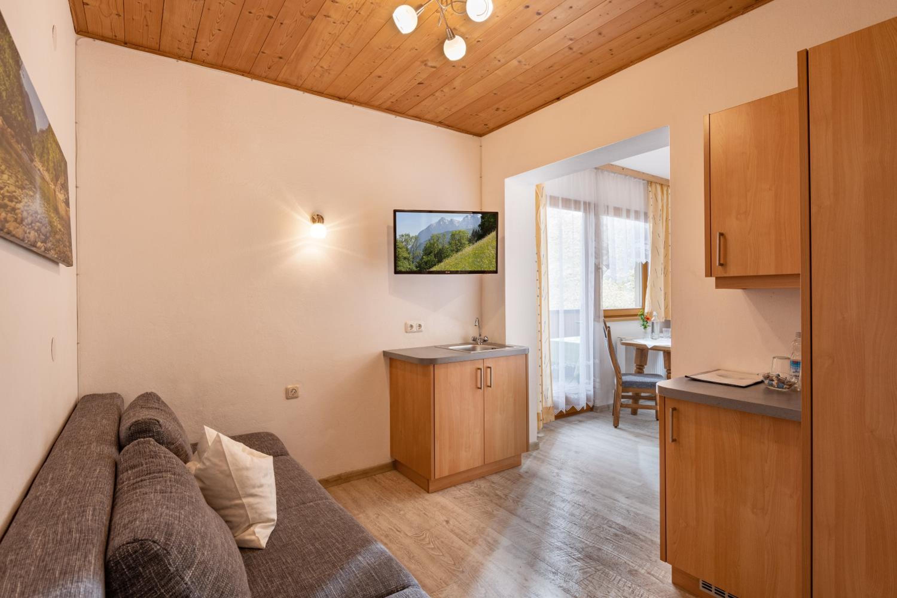 Double Room with Balcony photo 3