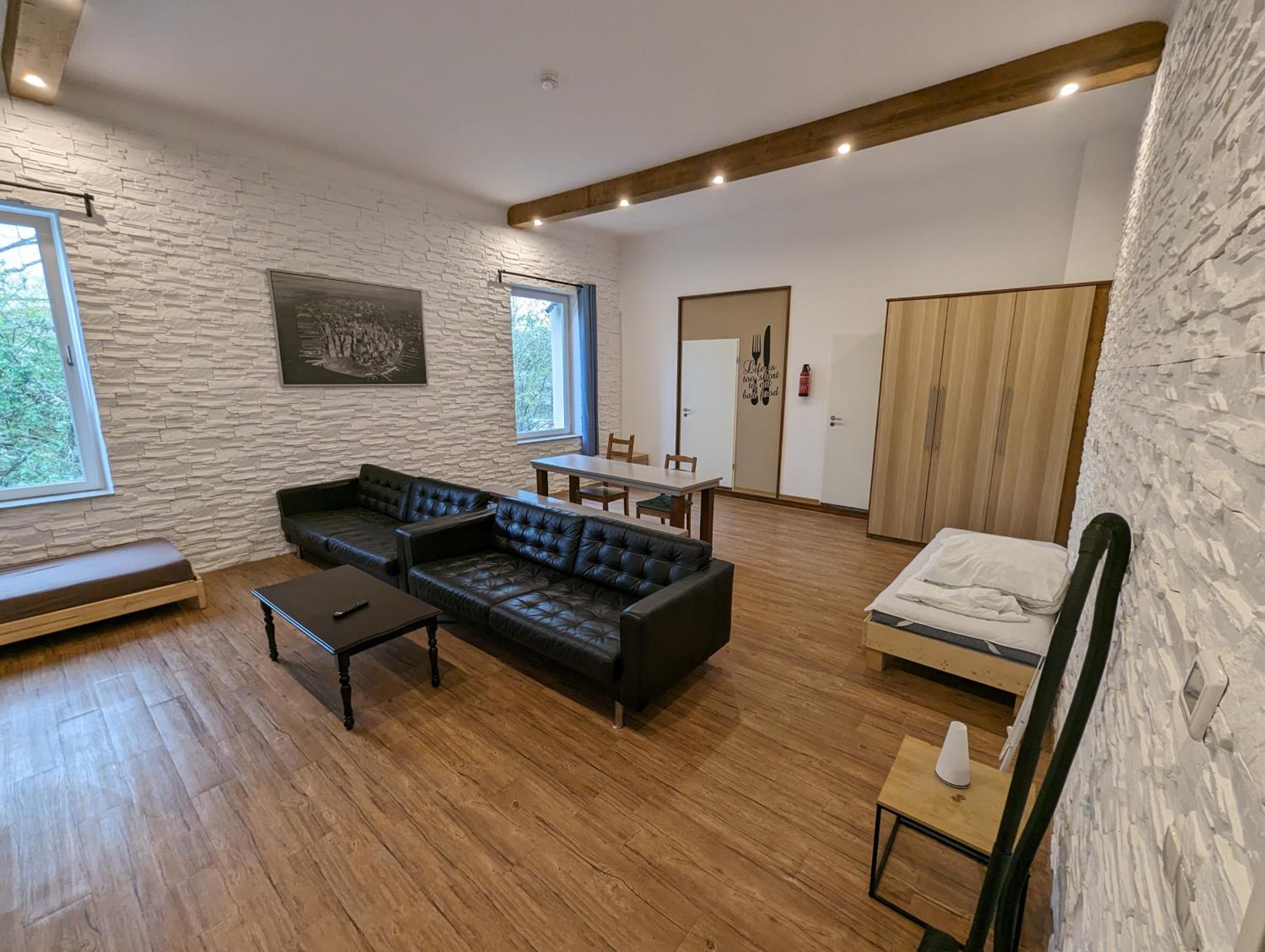 One-Bedroom Apartment photo 1