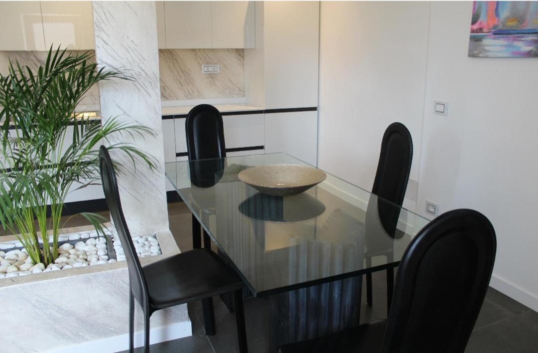 One-Bedroom House photo 2