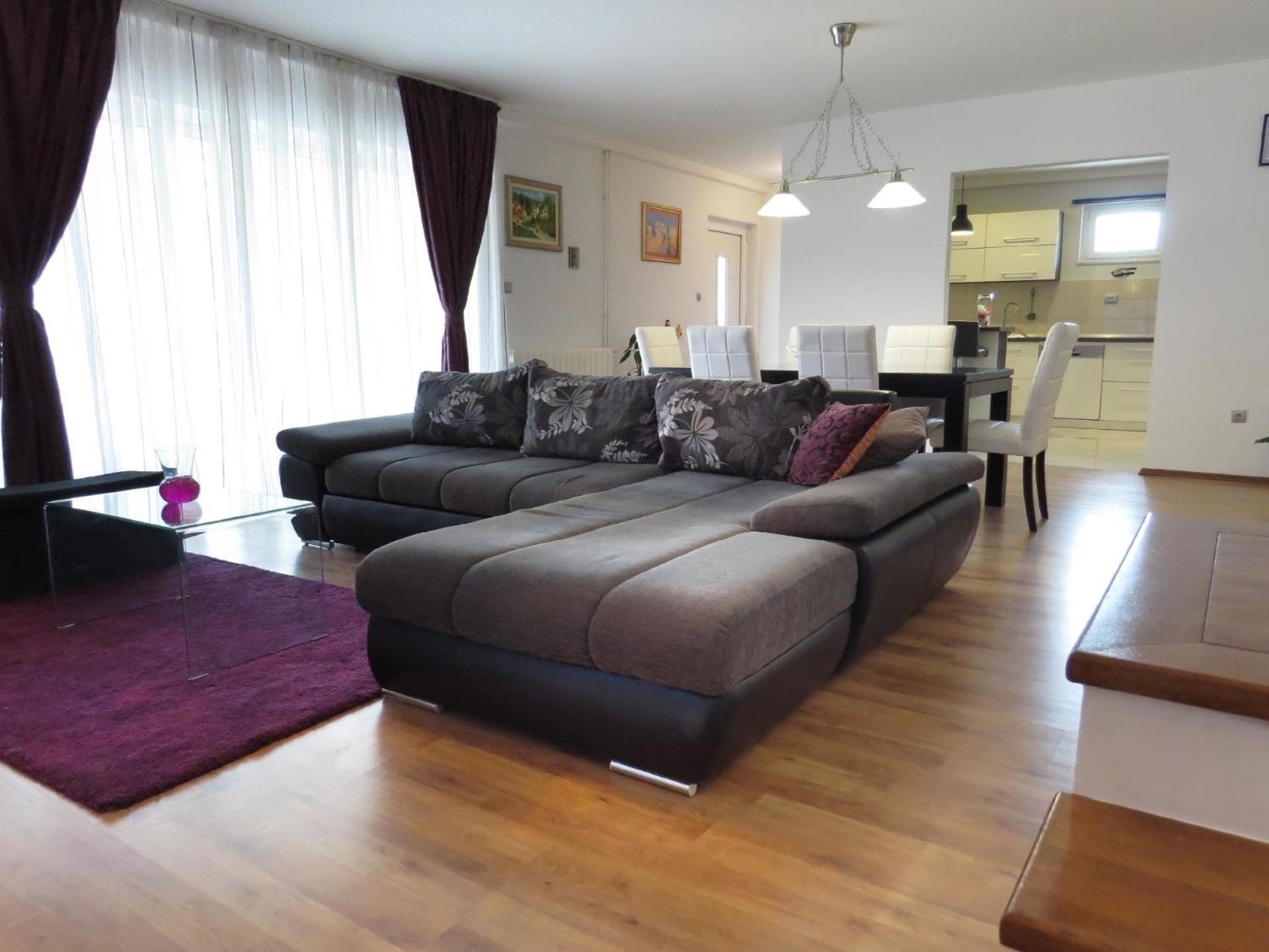 Apartment photo 1