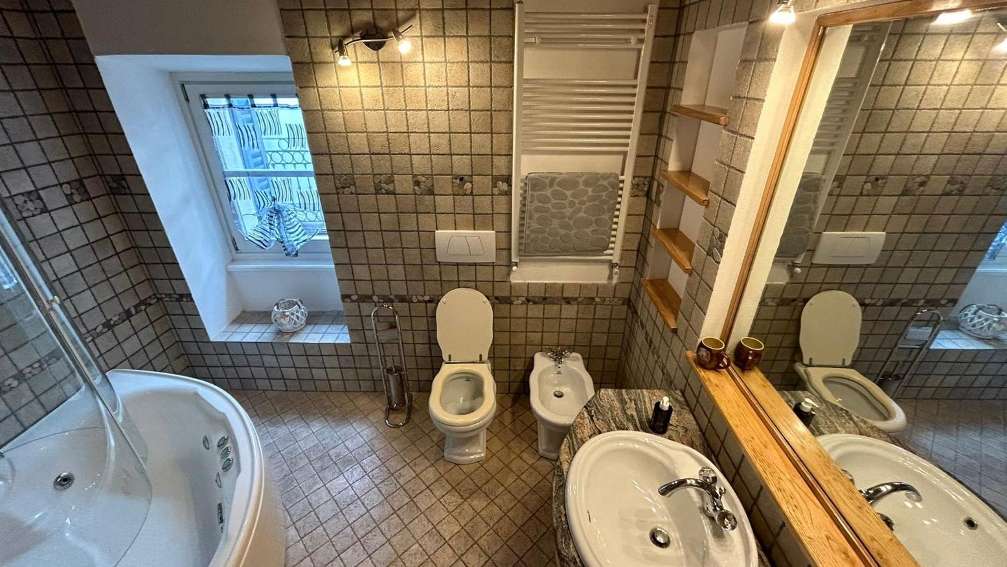 Deluxe Double Room with Shower photo 3