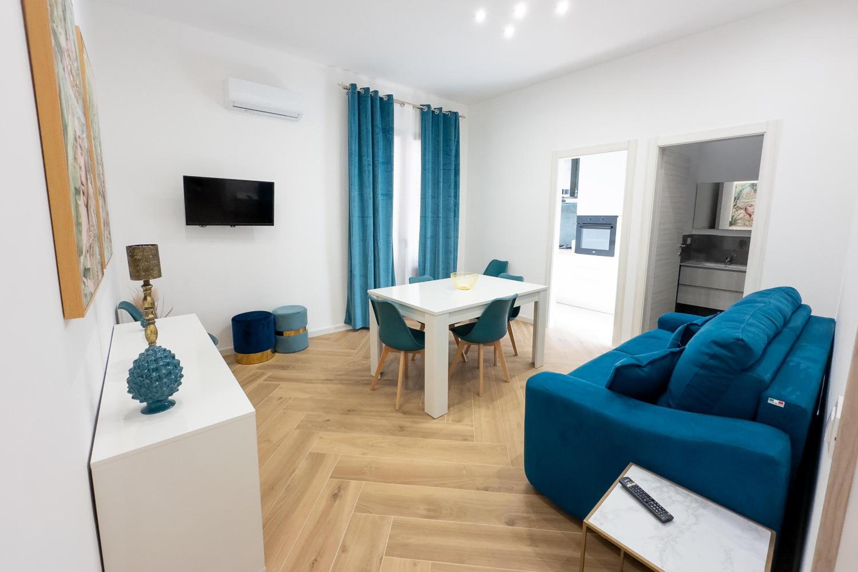 One-Bedroom House photo 1
