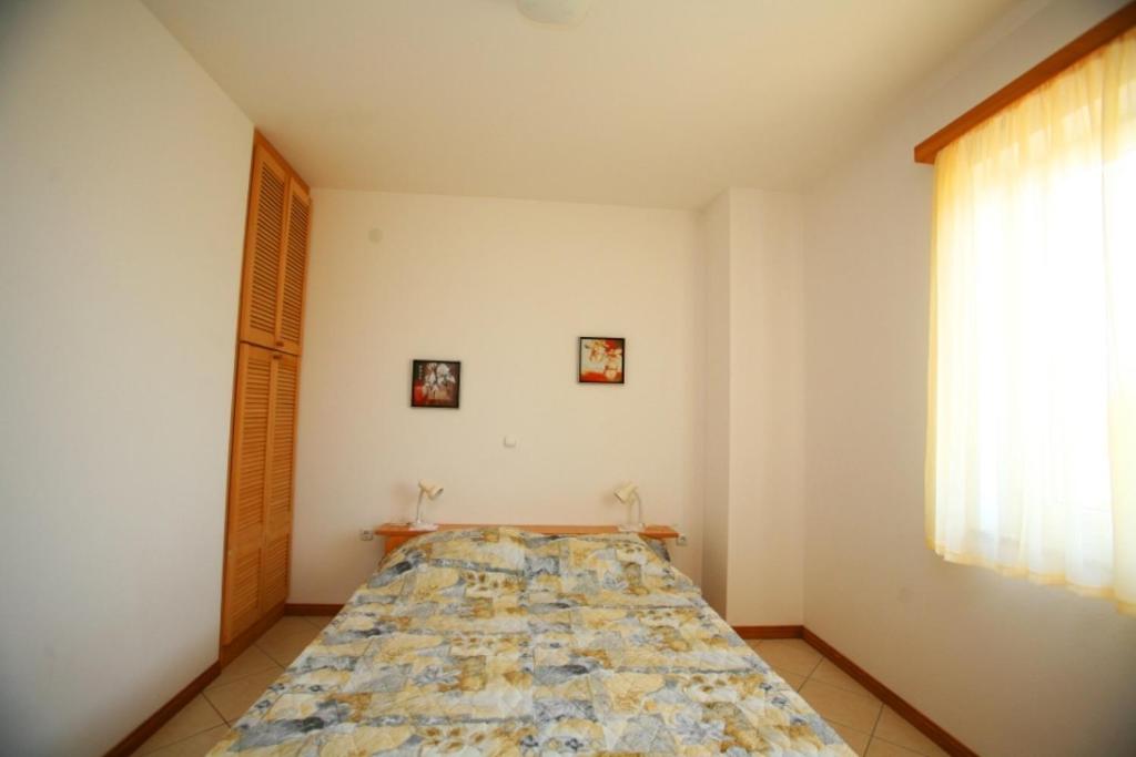 Apartment with Pool View  photo 2