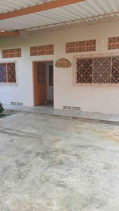 Seven-Bedroom House photo 3