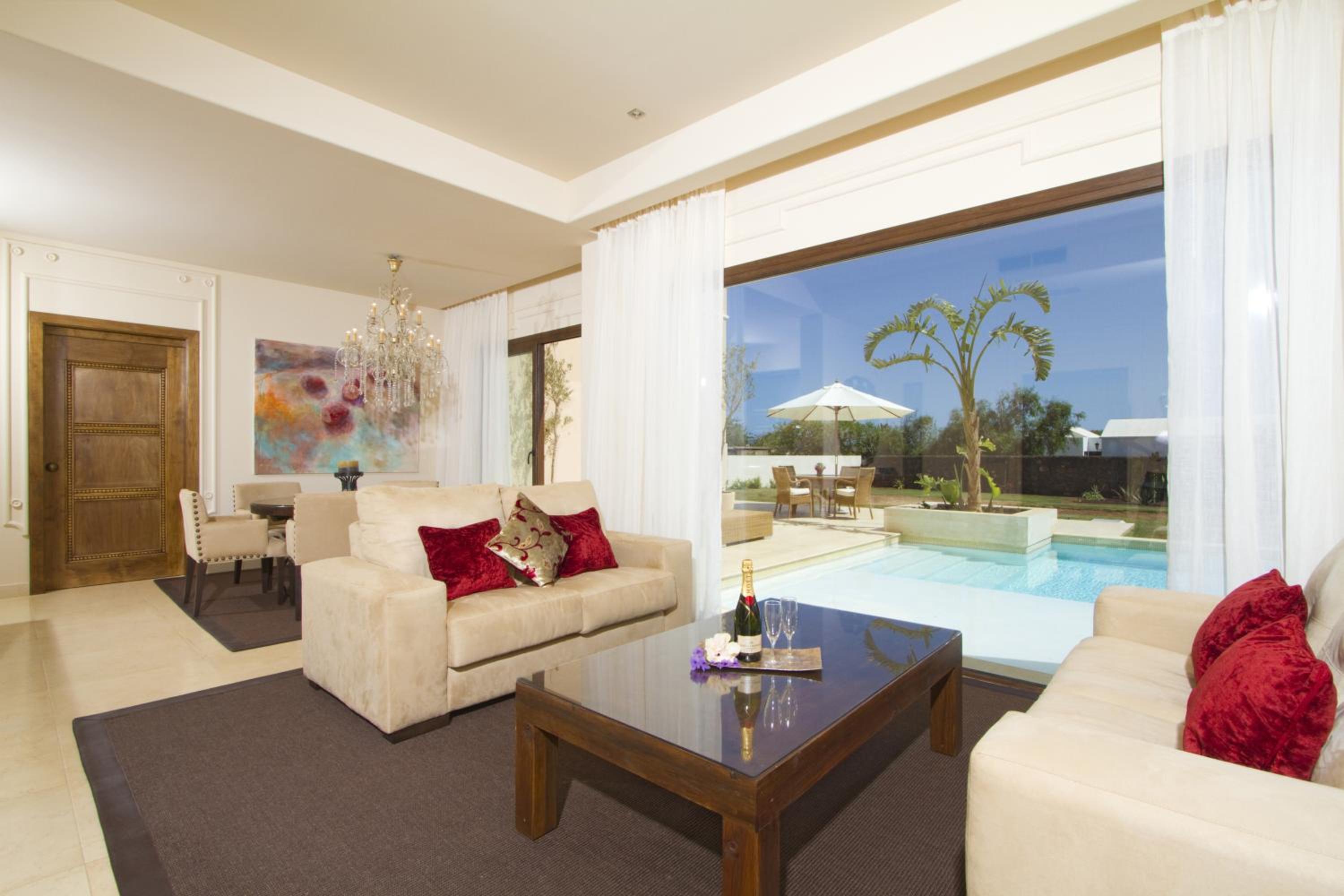 Villa Grand Deluxe de Tres Habitaciones con Piscina Privada
