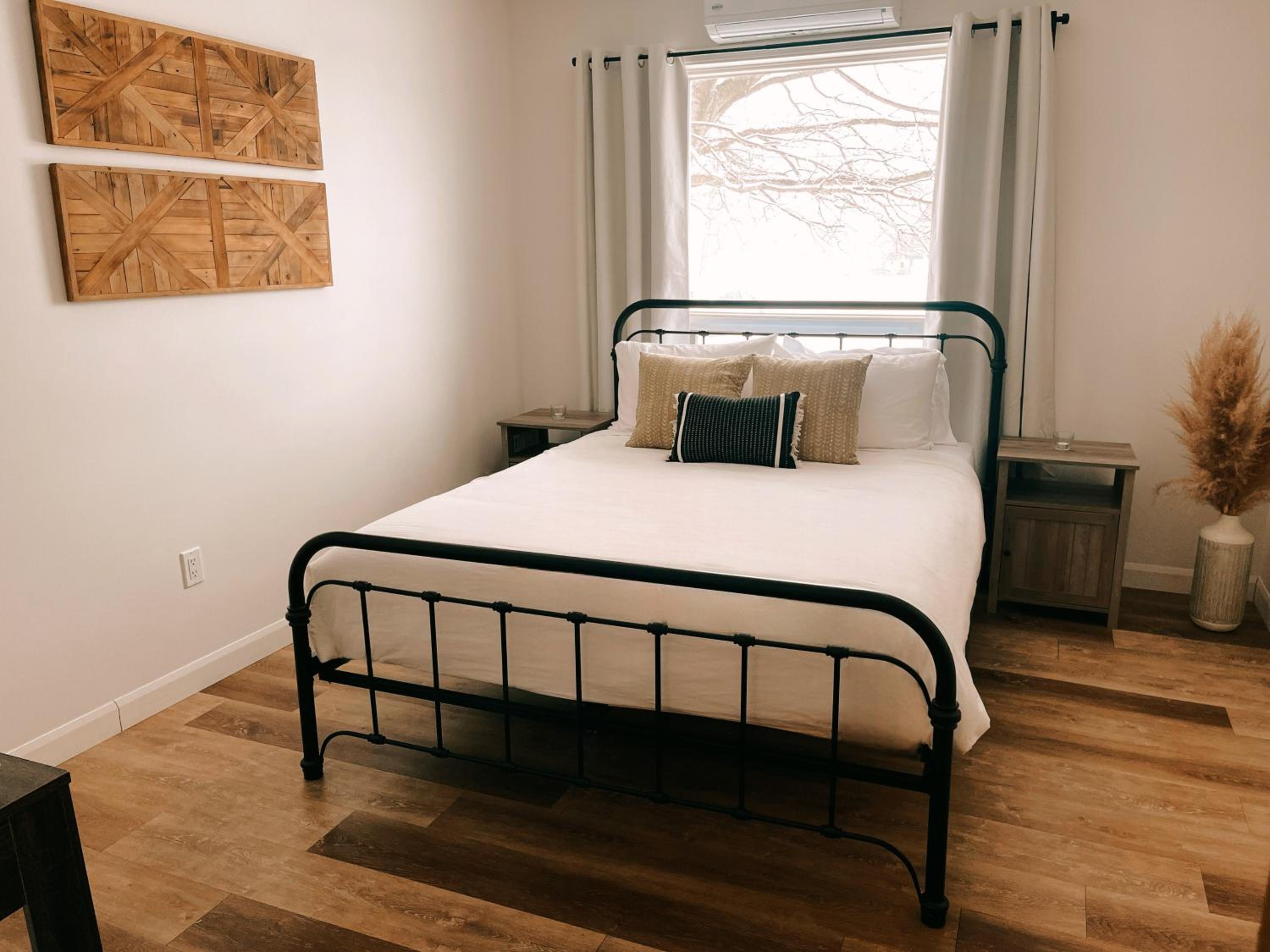 Queen Room with Garden View