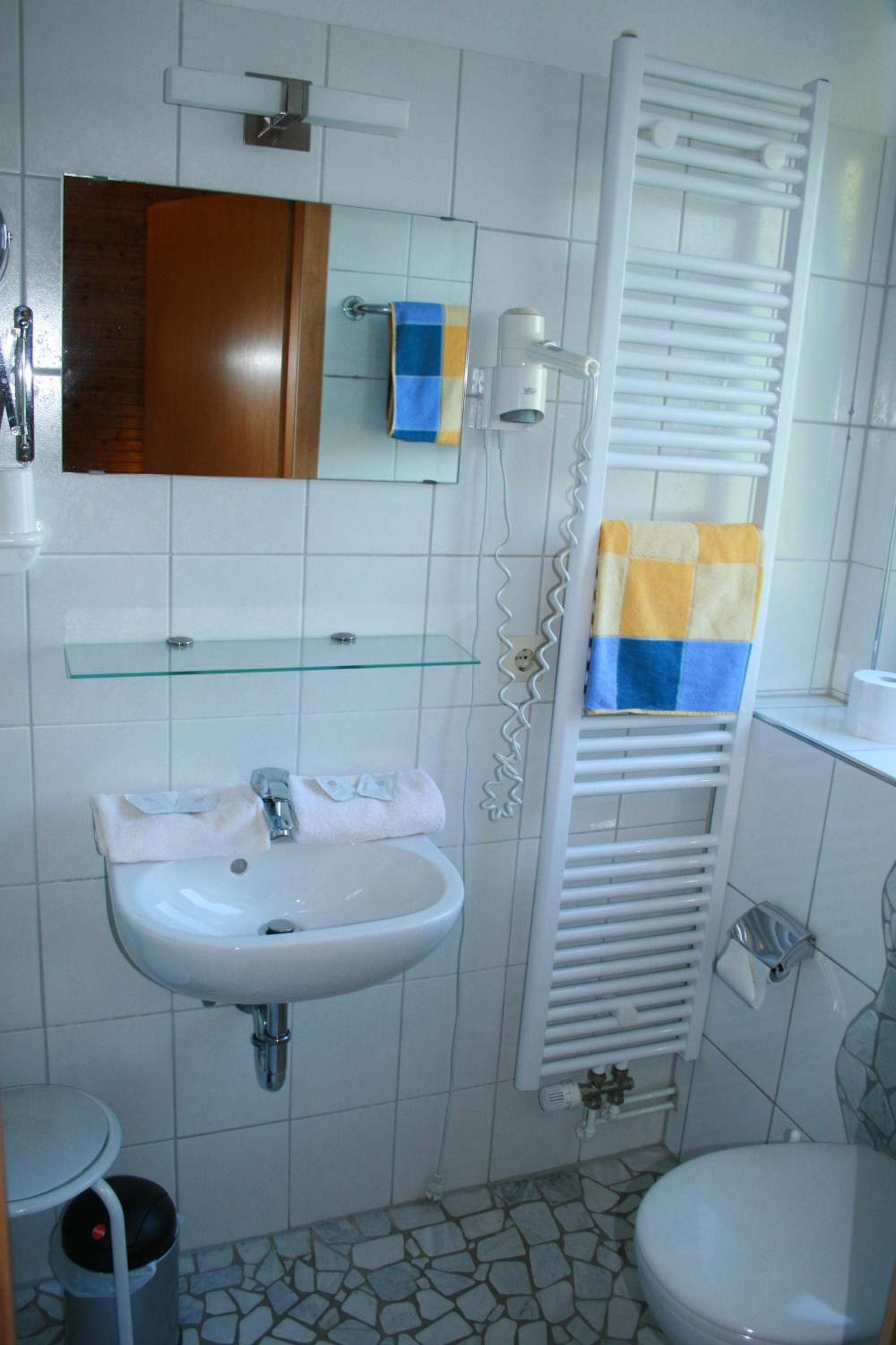Double Room - Photo 5