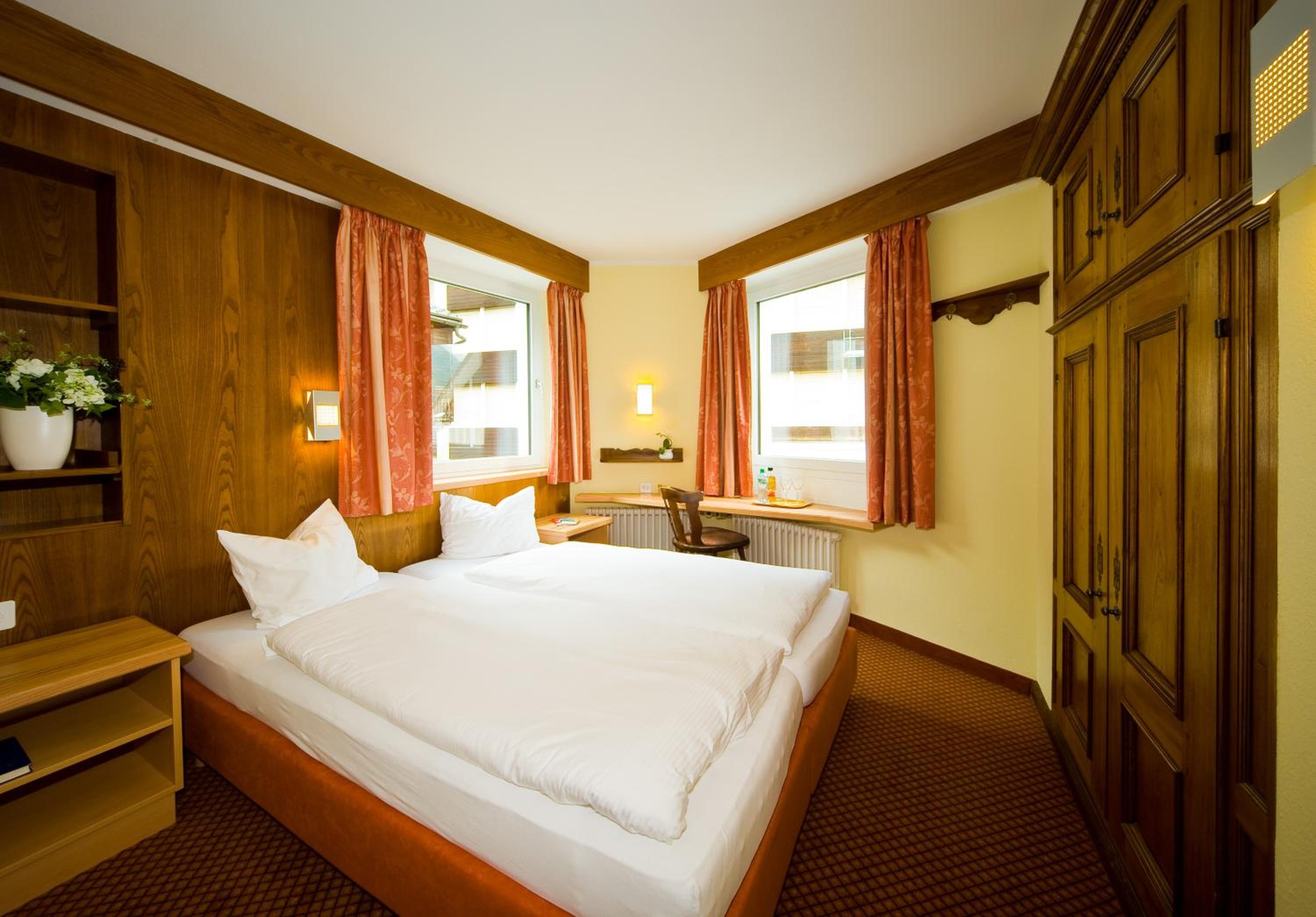 Twin Room - Photo 1
