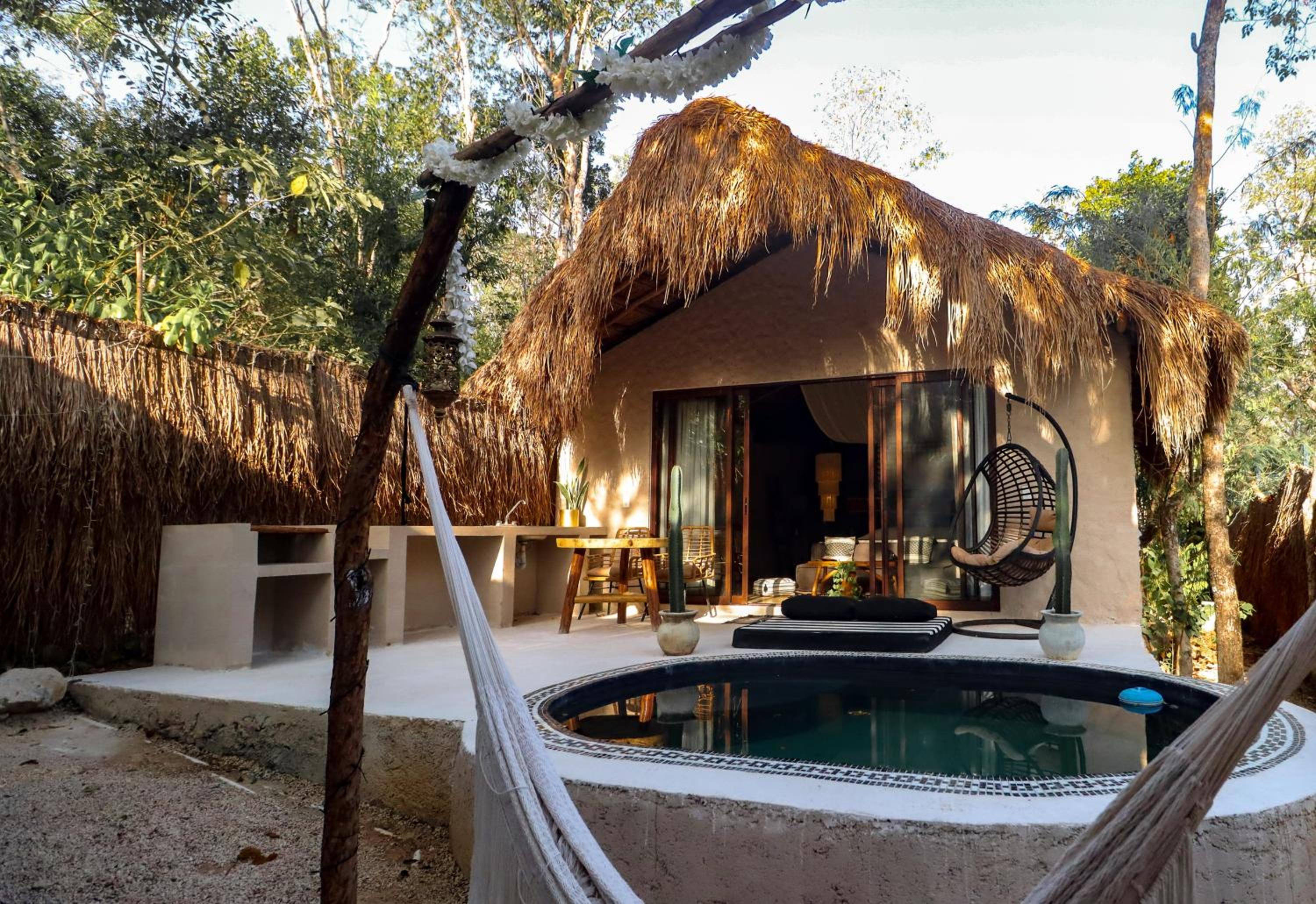 Villa with Private Pool - Photo 15