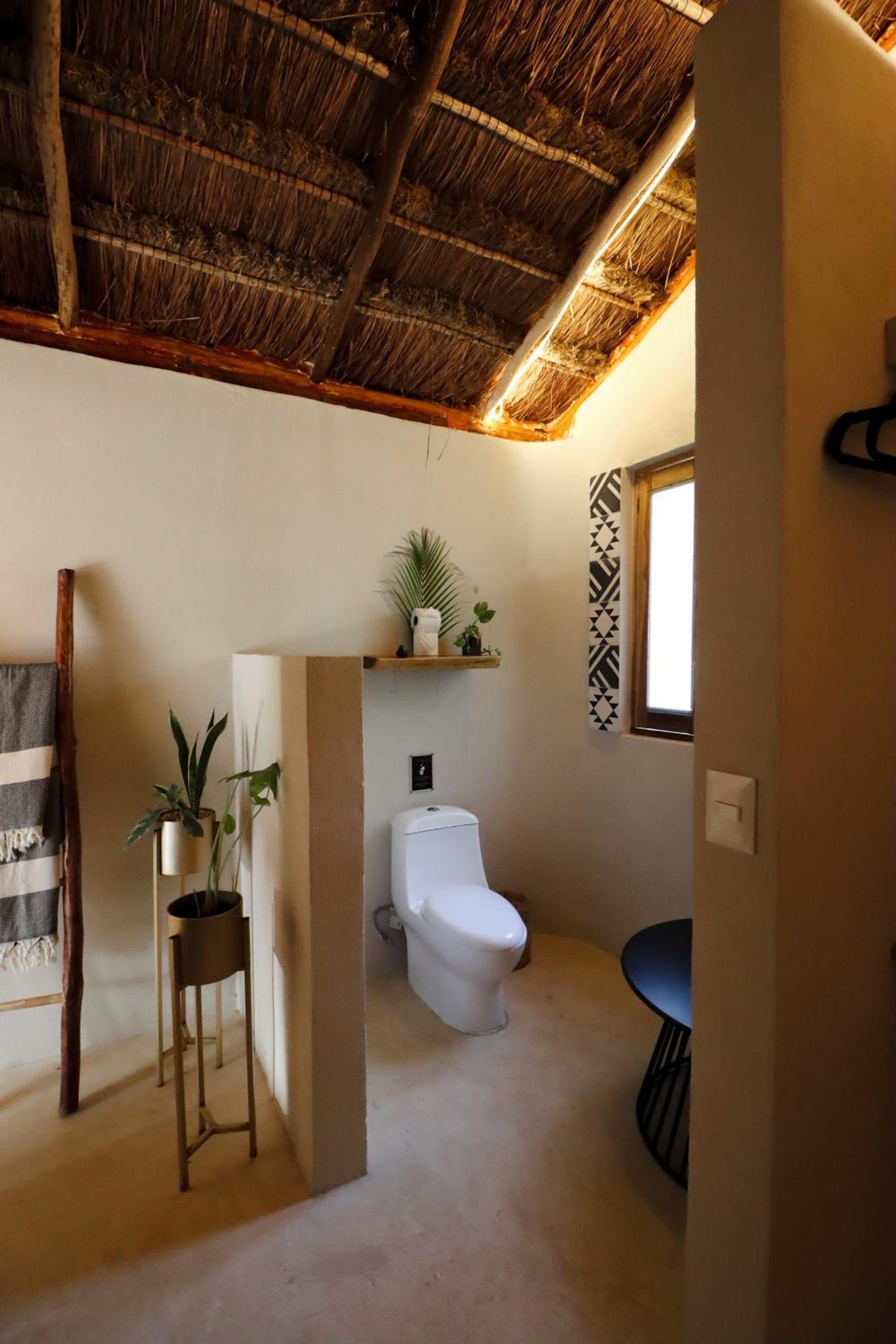 Villa with Private Pool - Photo 10