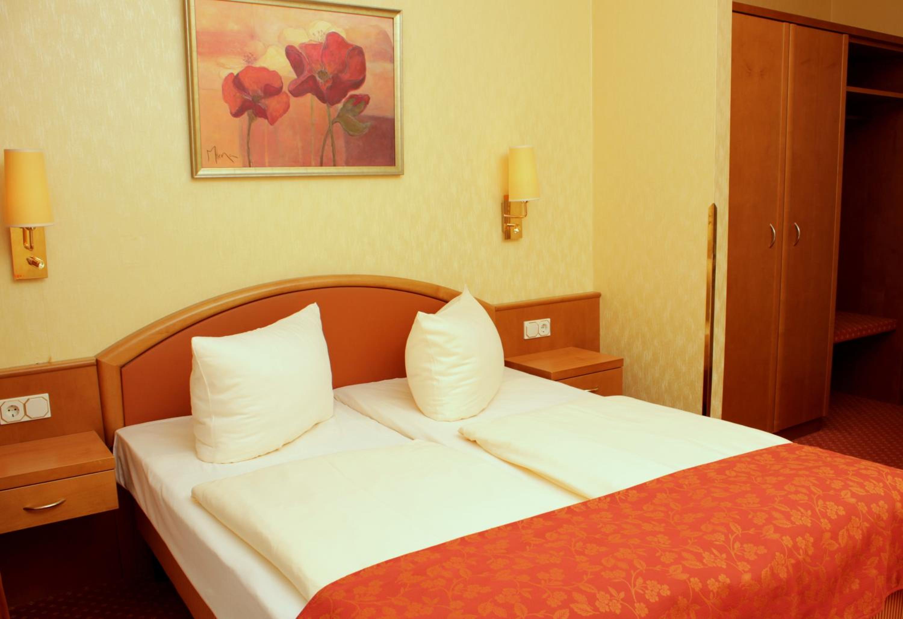 Double Room (without Balcony) photo 3