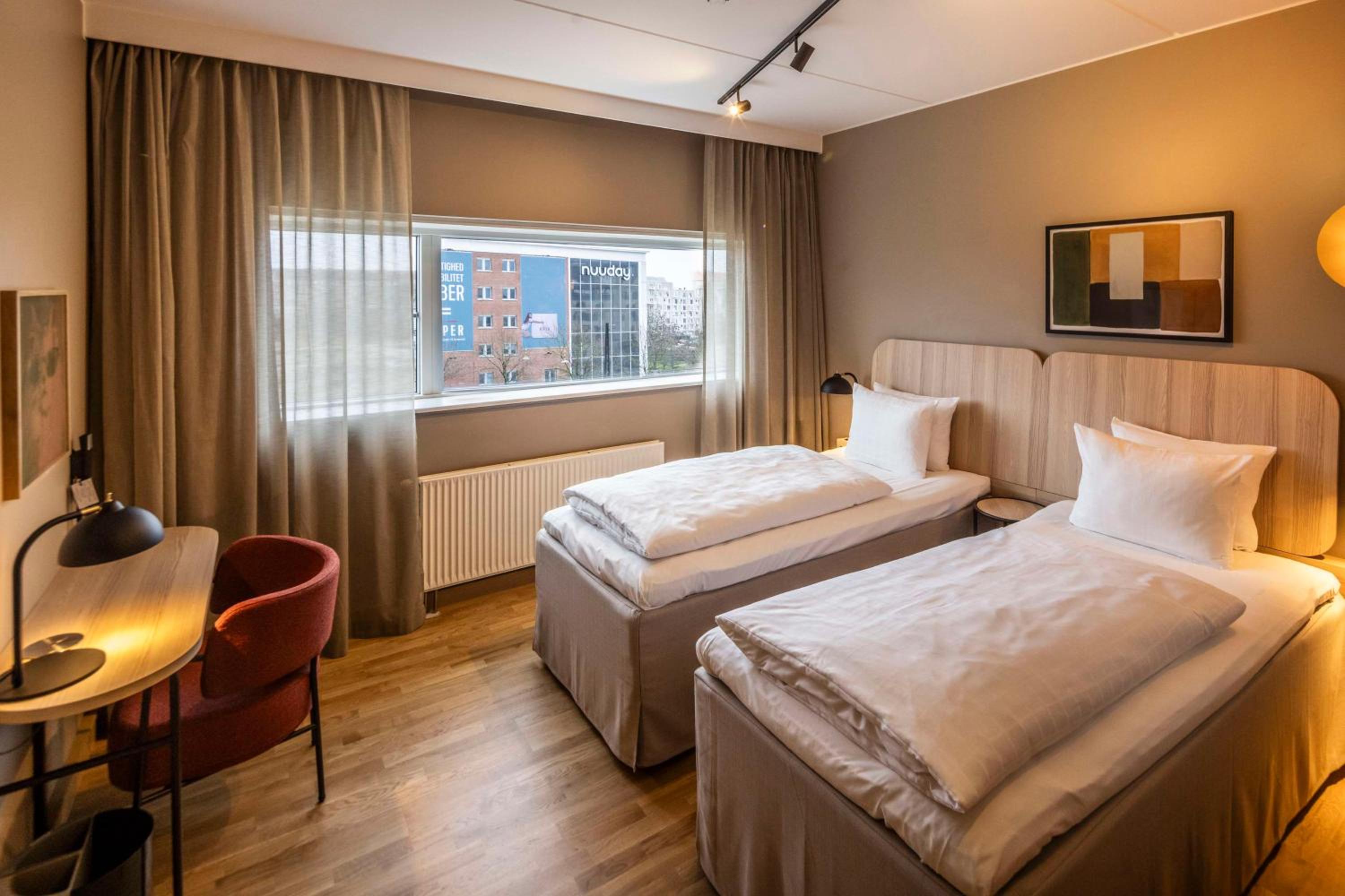 Standard Twin Room - Photo 1
