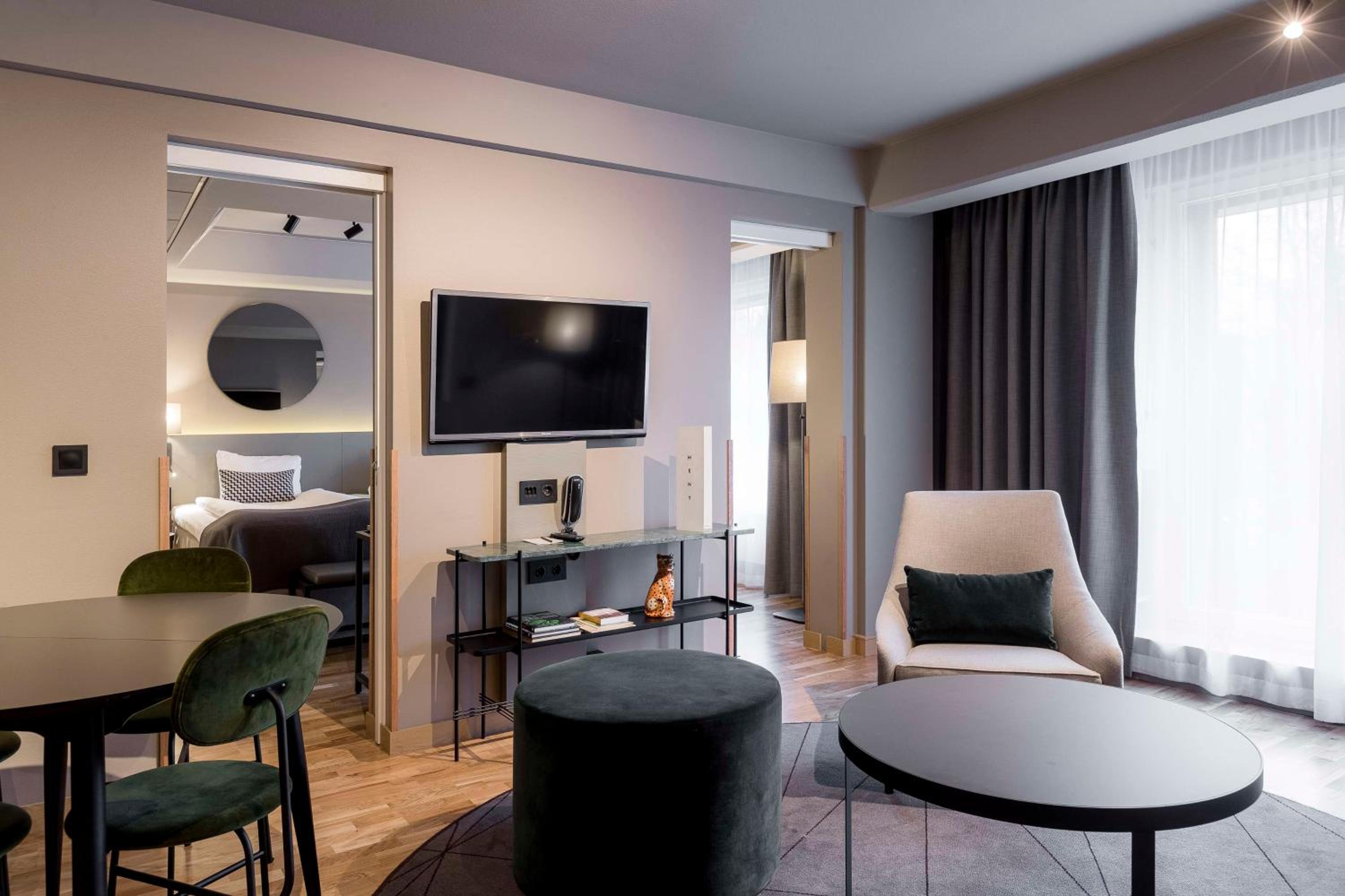 Presidential Suite thumbnail 6