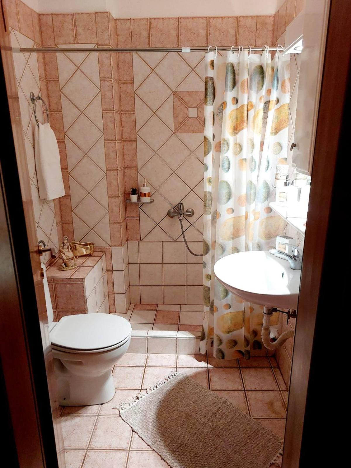 One-Bedroom House photo 3