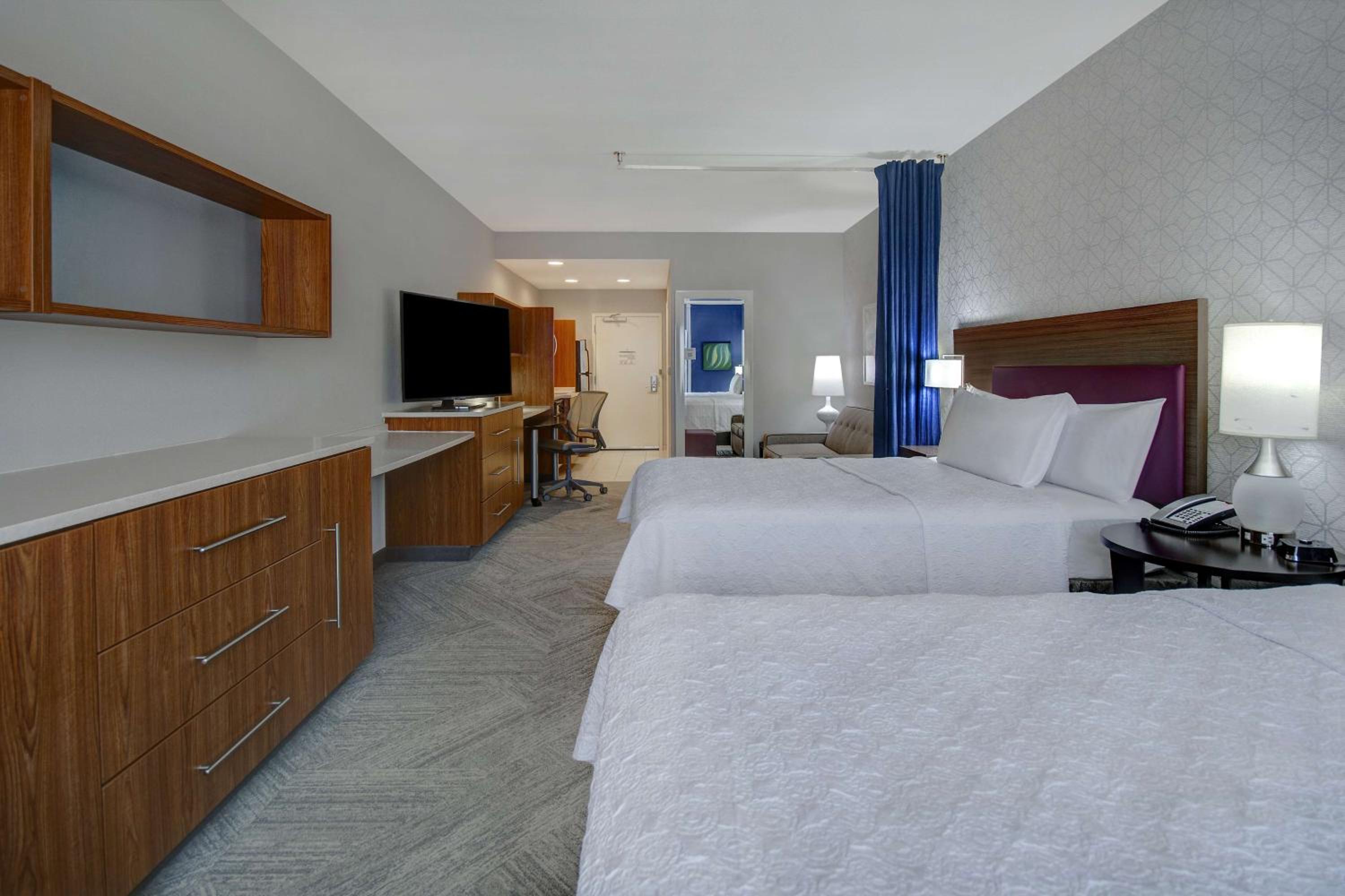 Queen Studio with Two Queen Beds - Non-Smoking