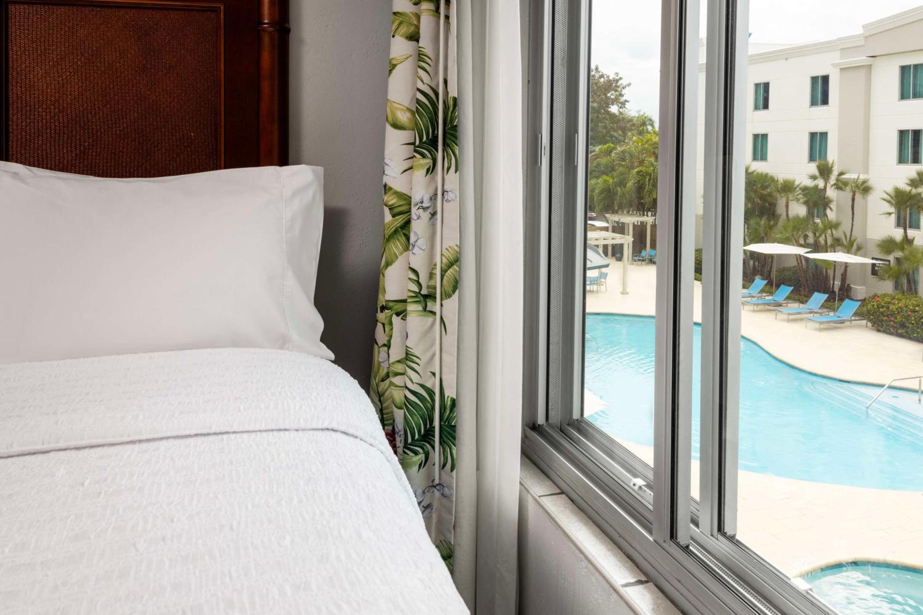 King Suite with Pool View - Photo 2