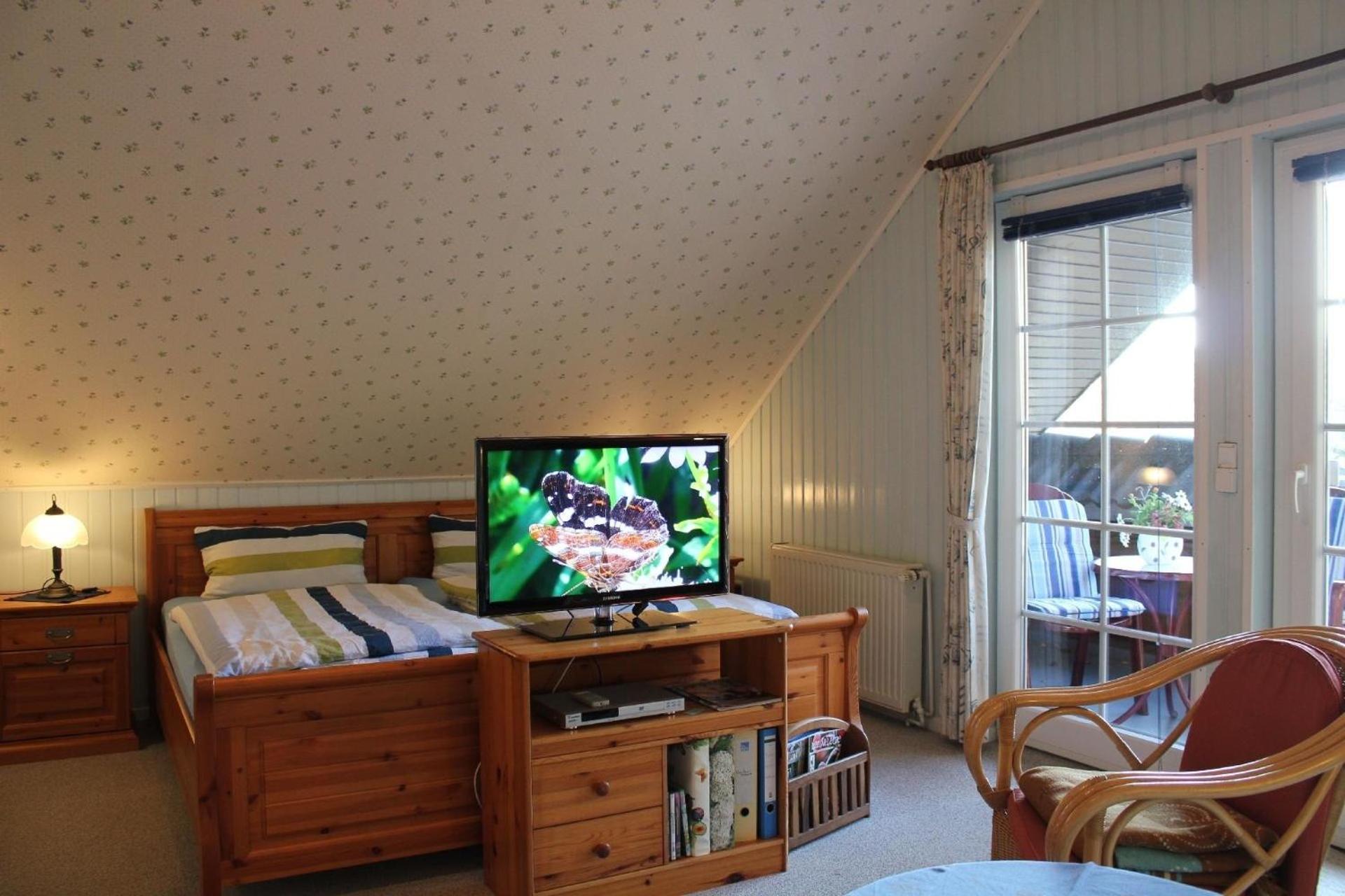 Three-Bedroom Apartment photo 1
