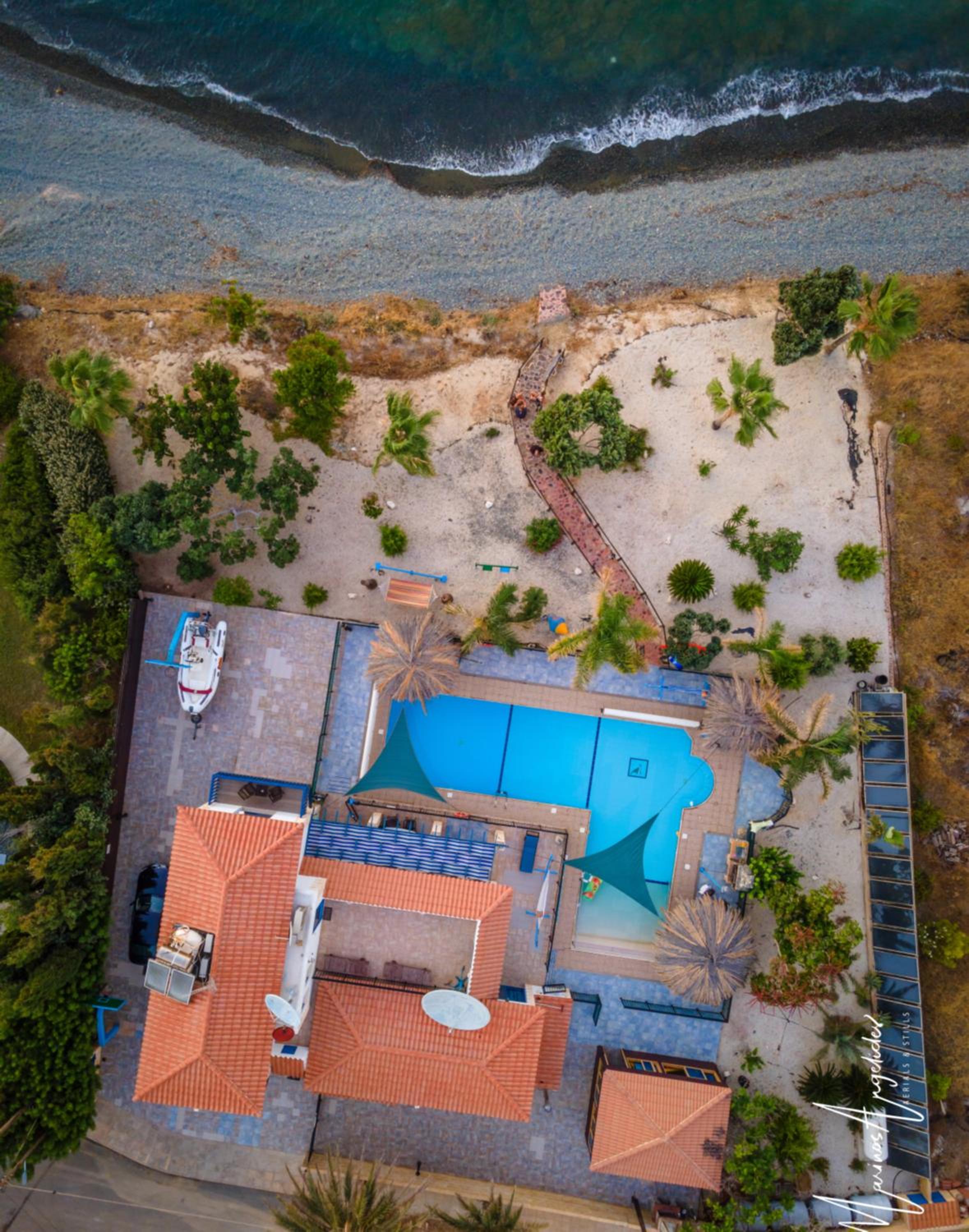 Three-Bedroom Villa with Private Pool photo 3