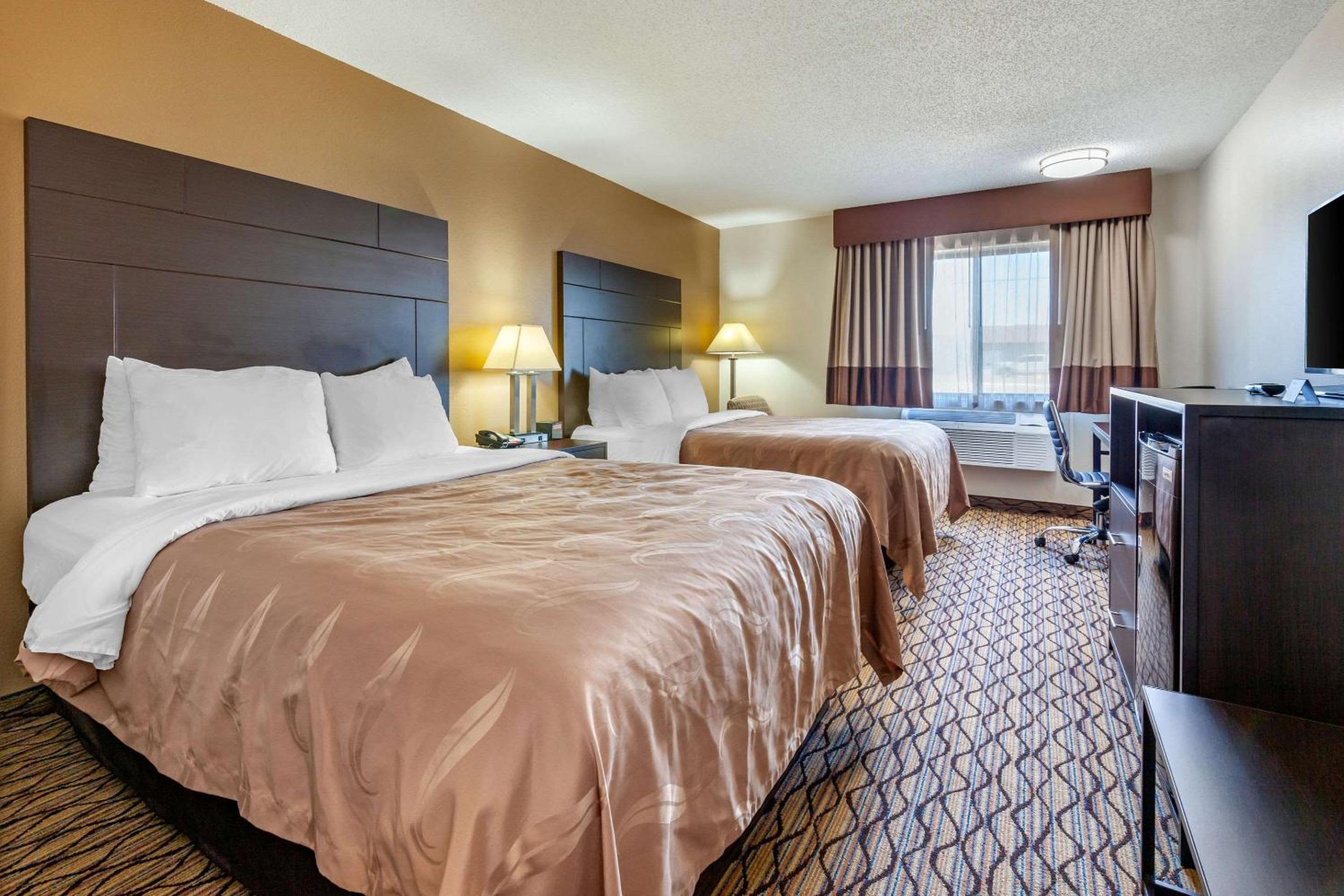 Standard Queen Room with Two Queen Beds - Non-Smoking - Photo 1