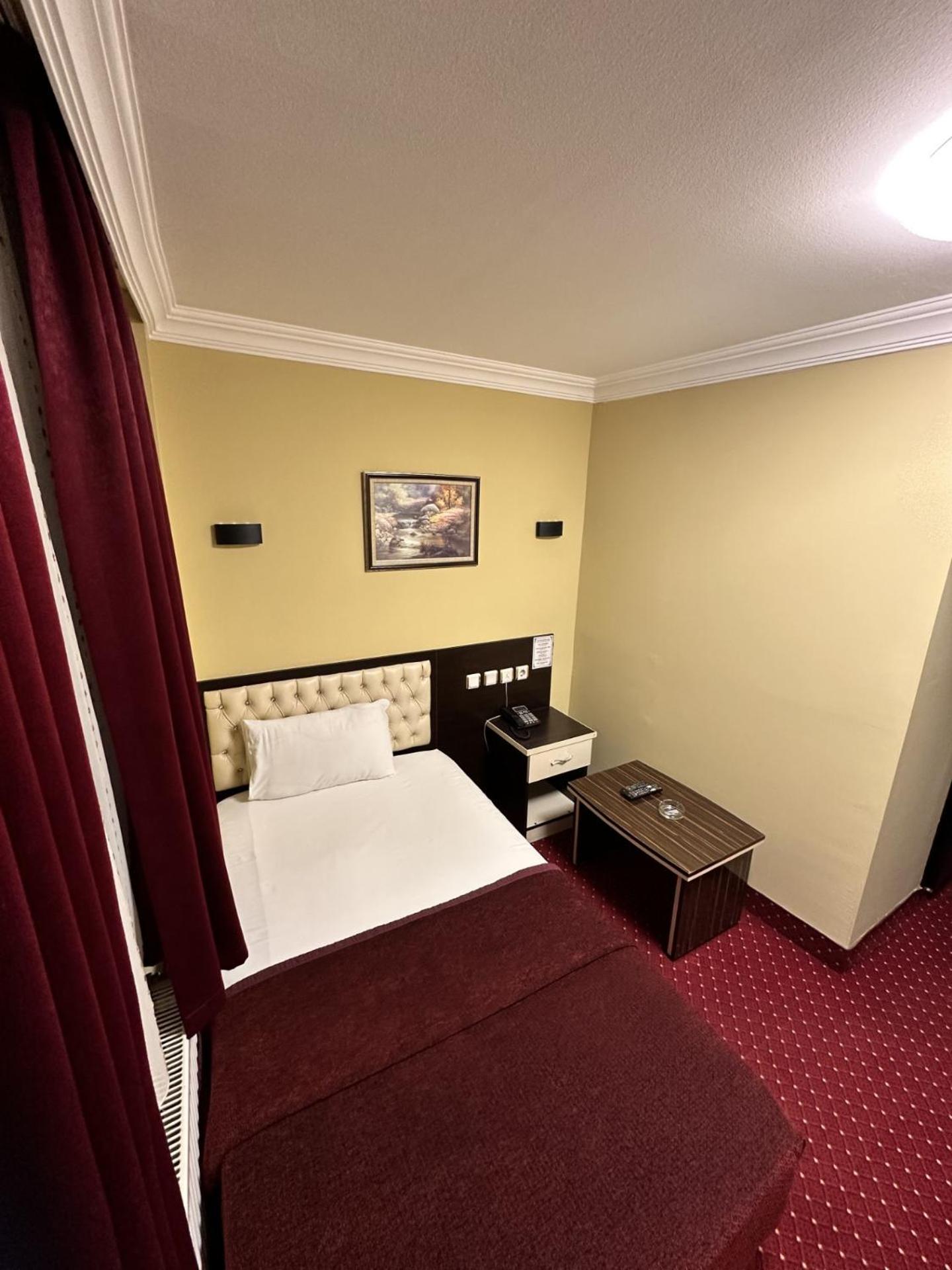 Single Room photo 3