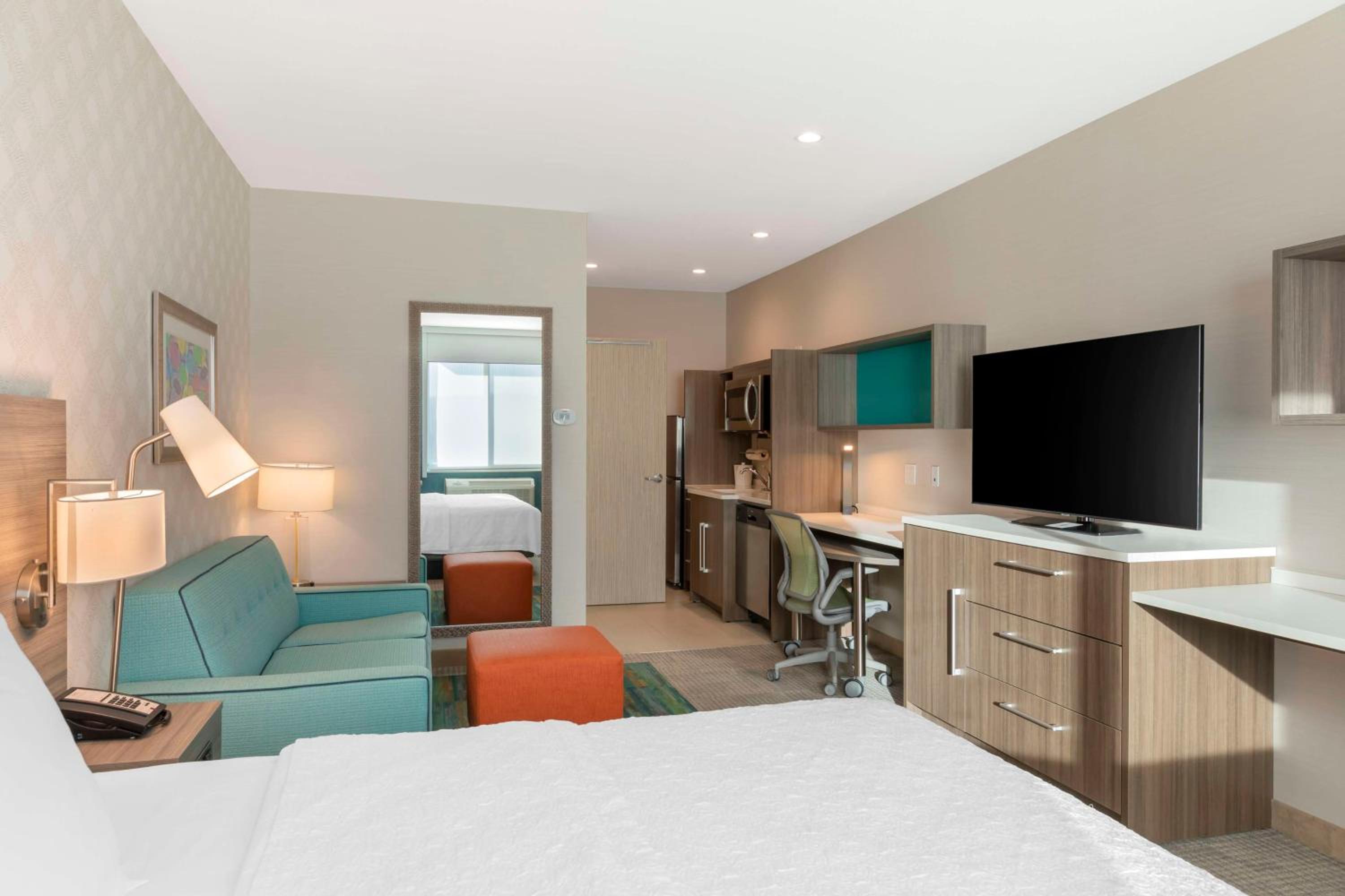 King Studio Suite - Non-Smoking - Photo 2