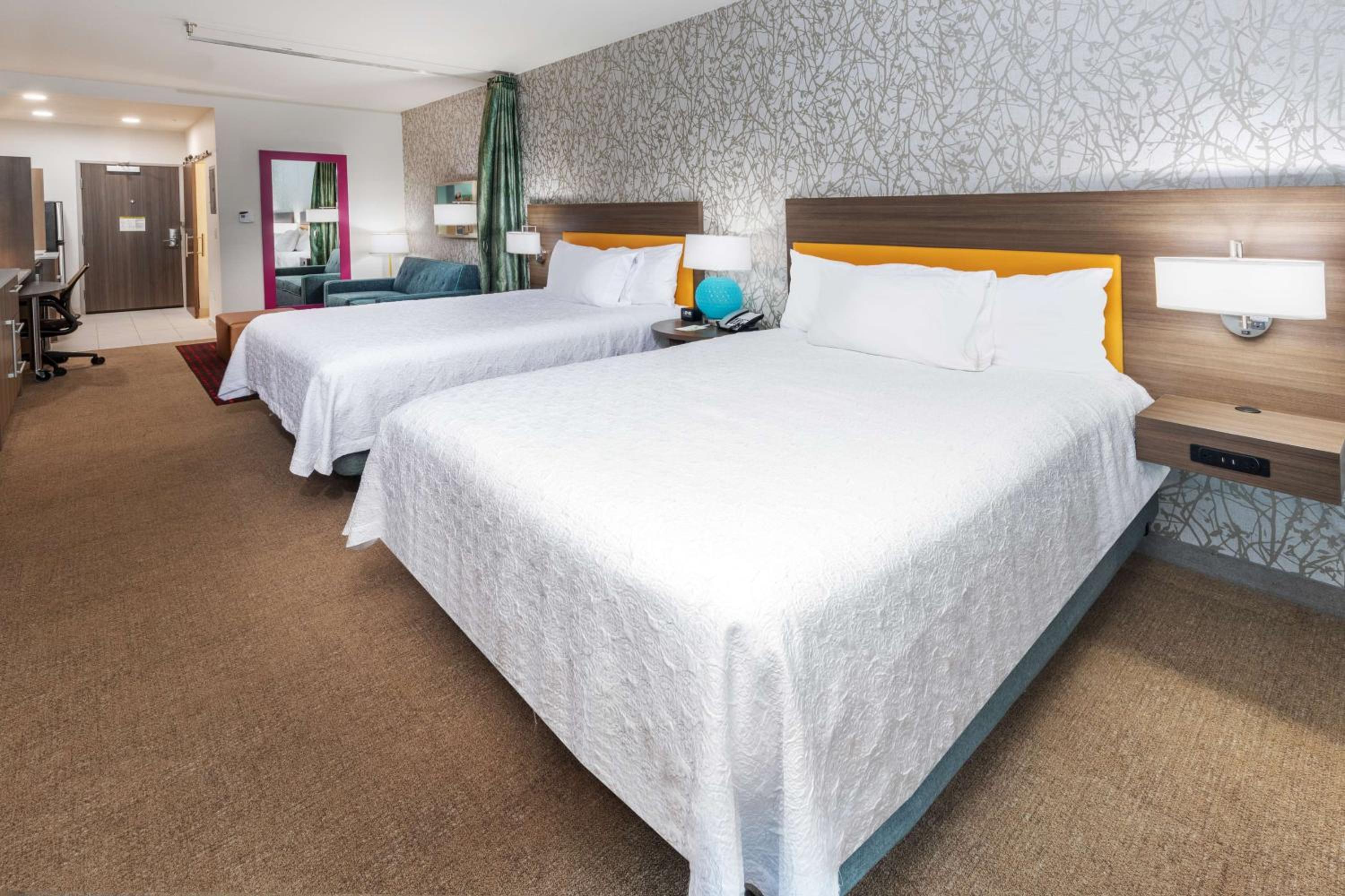 Studio Suite with Two Queen Beds - Photo 4