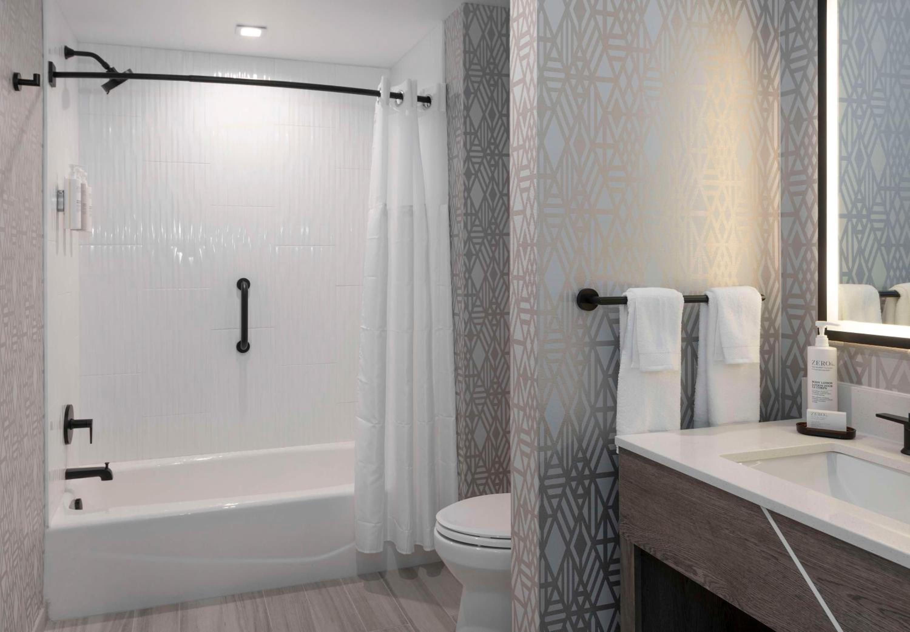 Two-Room Queen Suite with Two Queen Beds - Photo 7