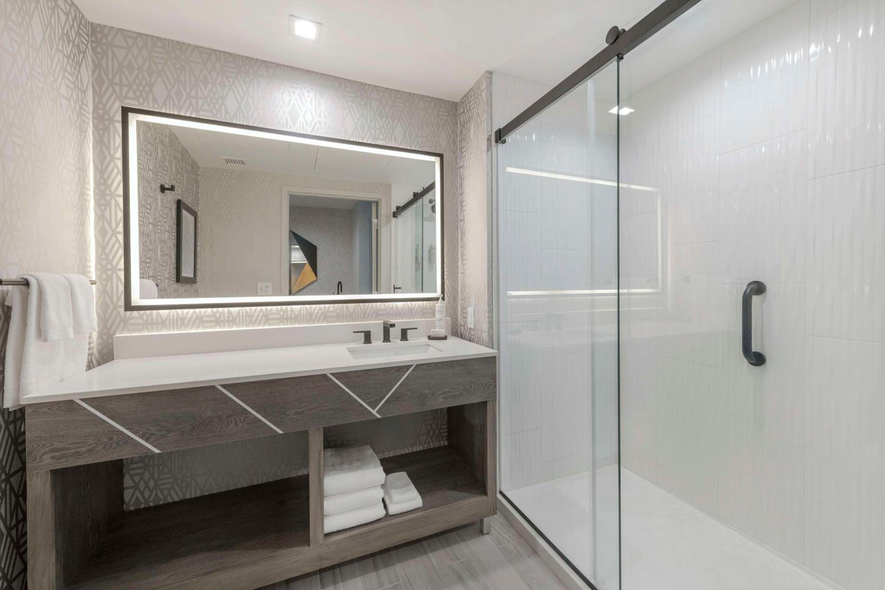 King Studio Suite - Photo 3