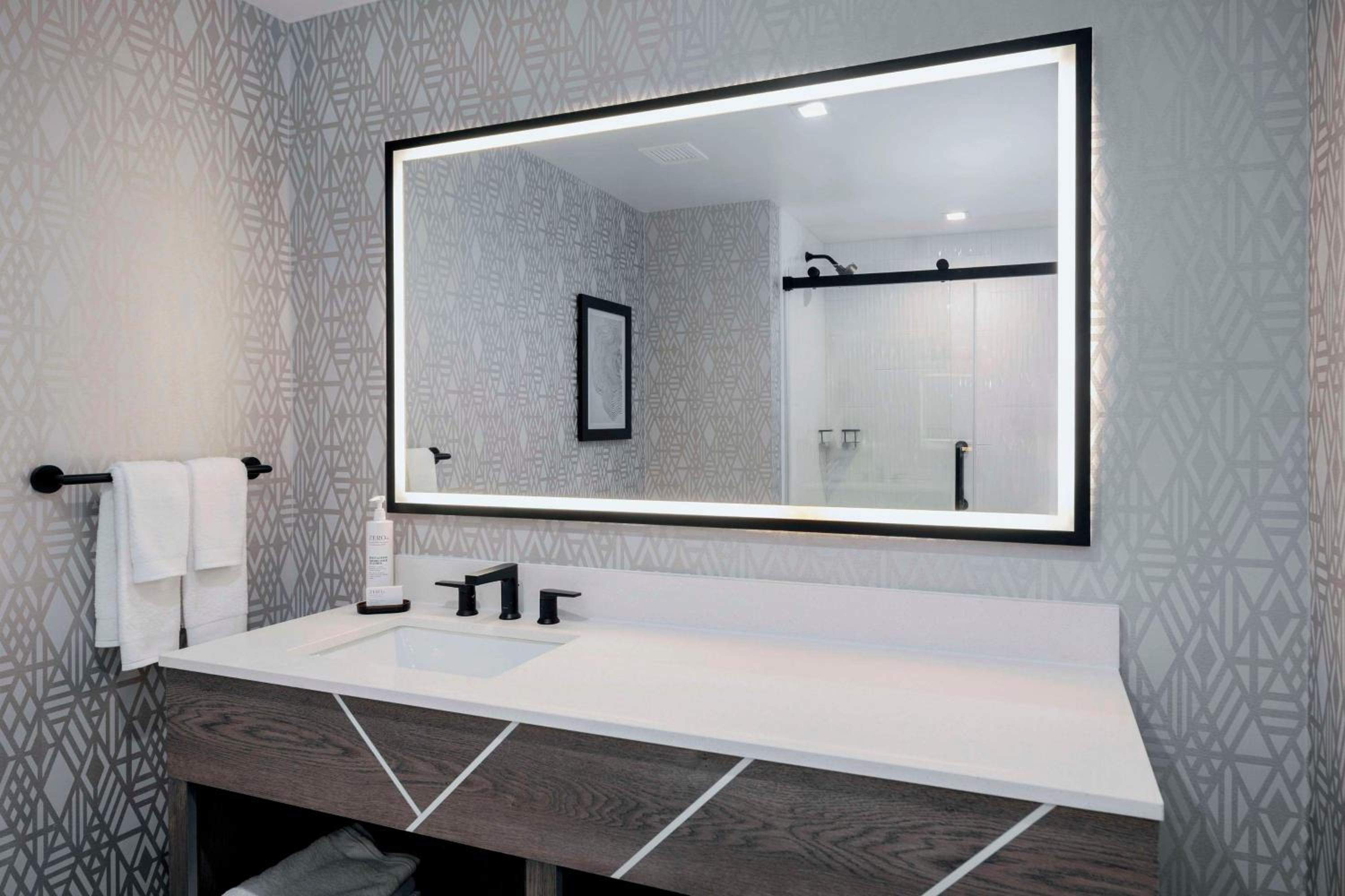 King Studio Suite - Photo 5
