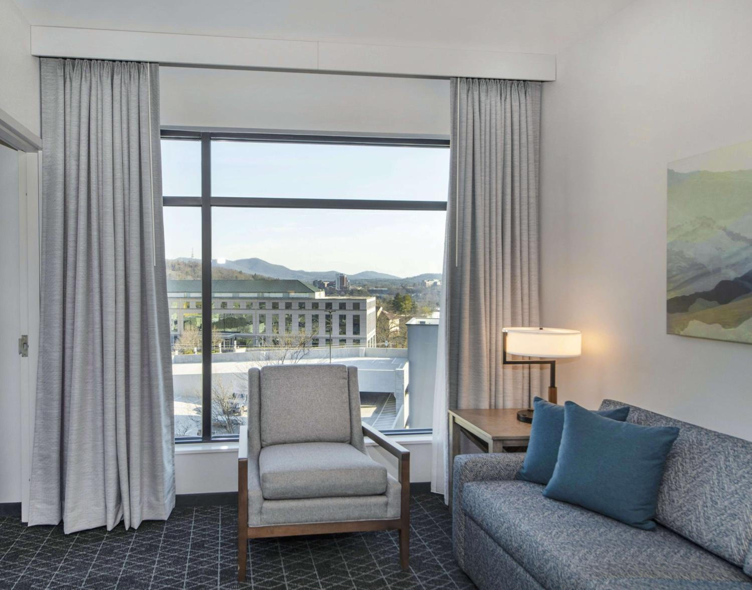 Two-Room King Suite with City View - High Floor - Photo 8