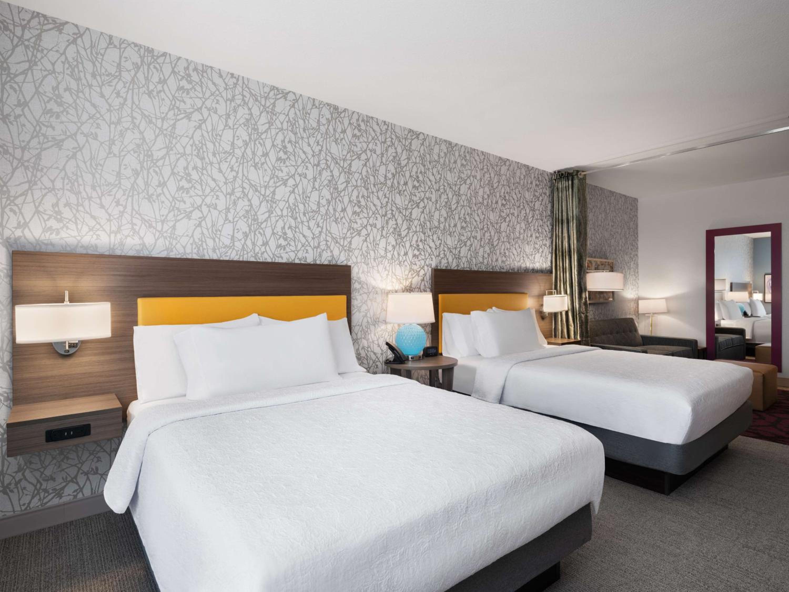 Studio Suite with Two Queen Beds - Photo 13