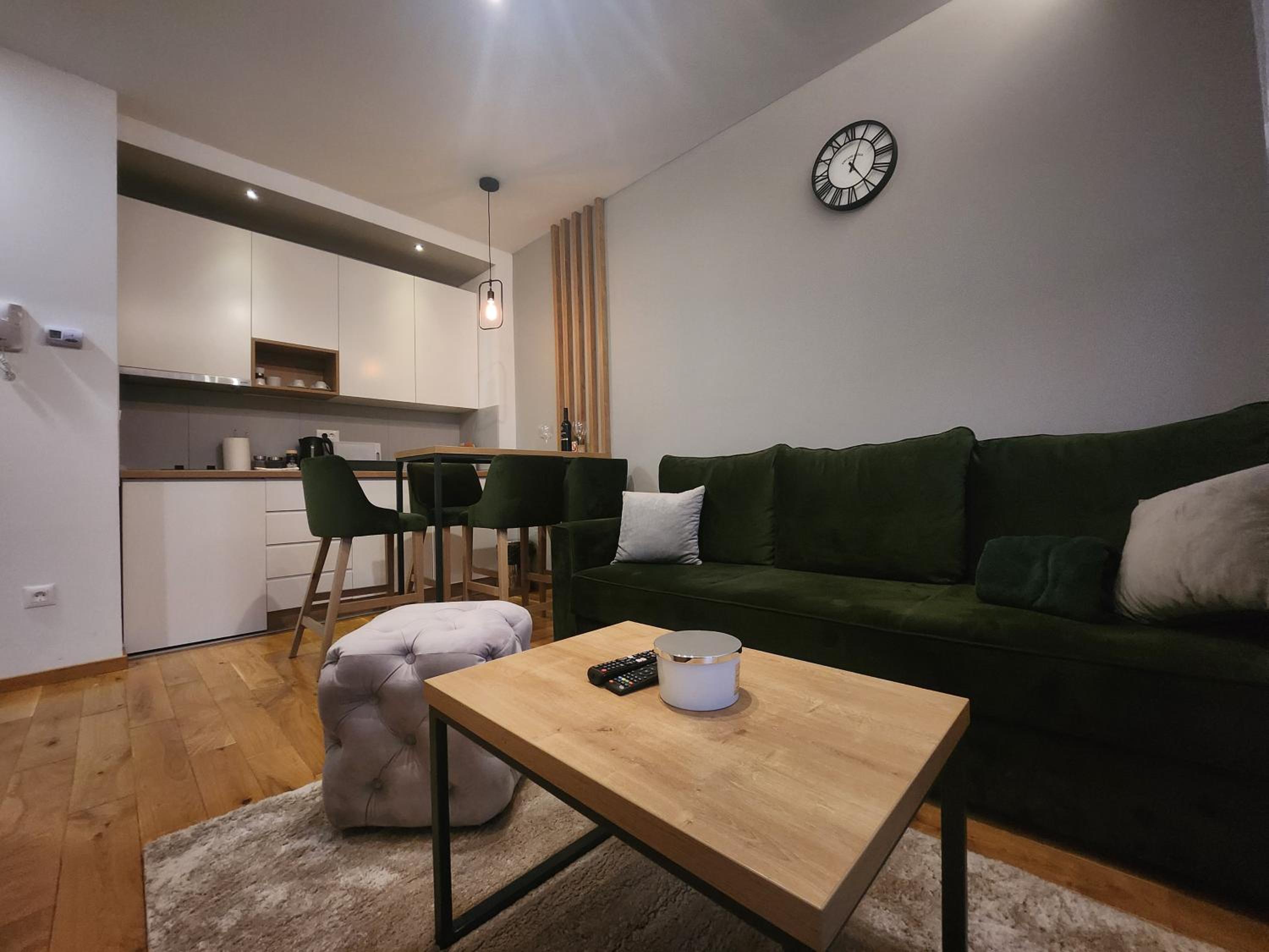 One-Bedroom Apartment photo 1