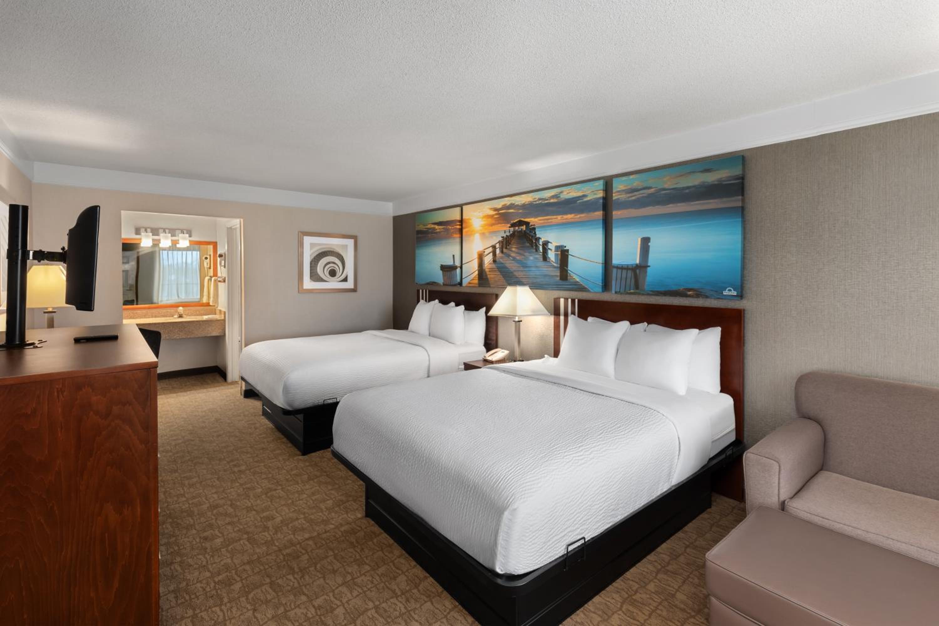 Queen Room with Two Queen Beds- Smoking