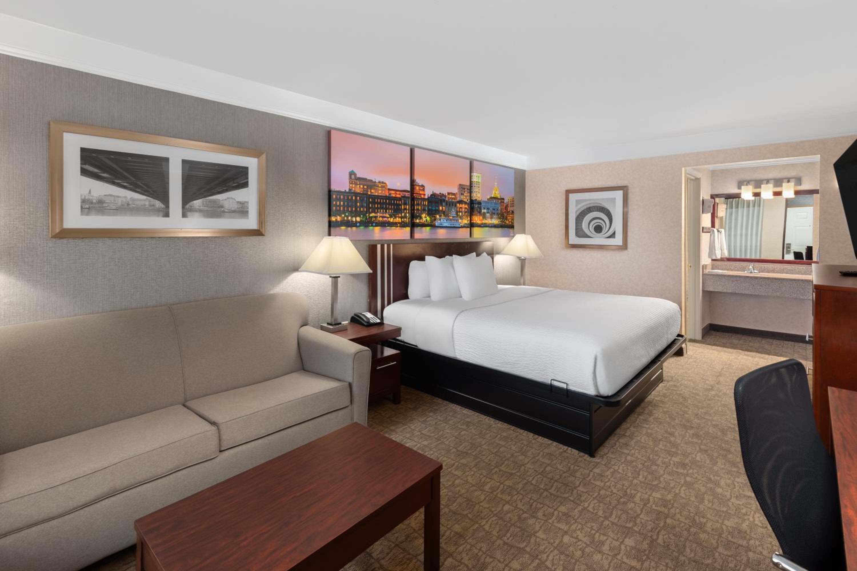 King Room with Sofabed - Non-Smoking