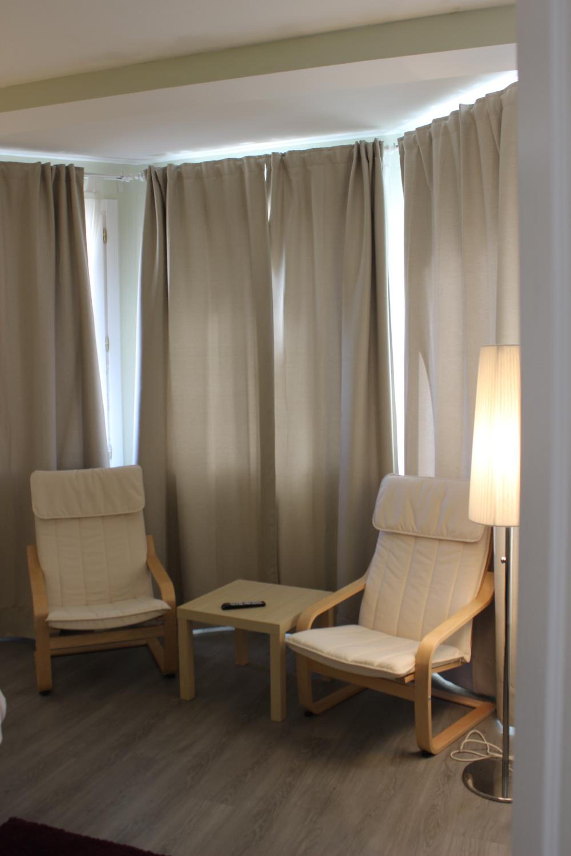 Queen Room photo 2