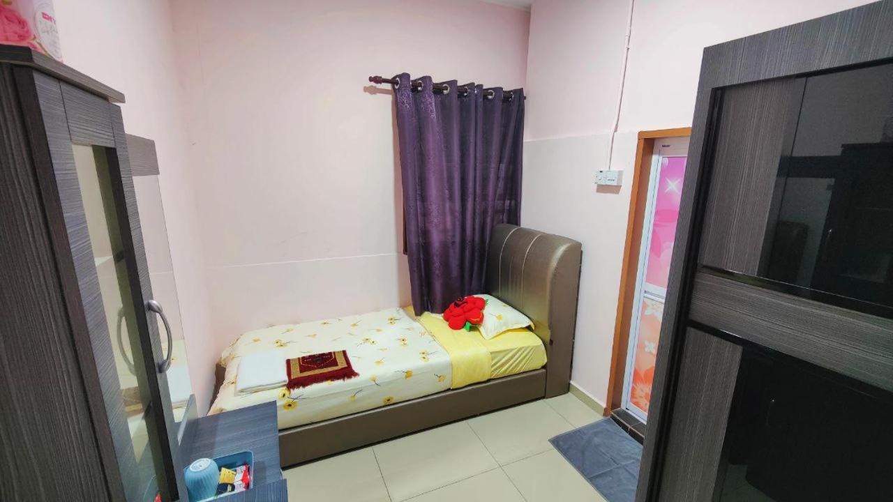 Economy Twin Room photo 3