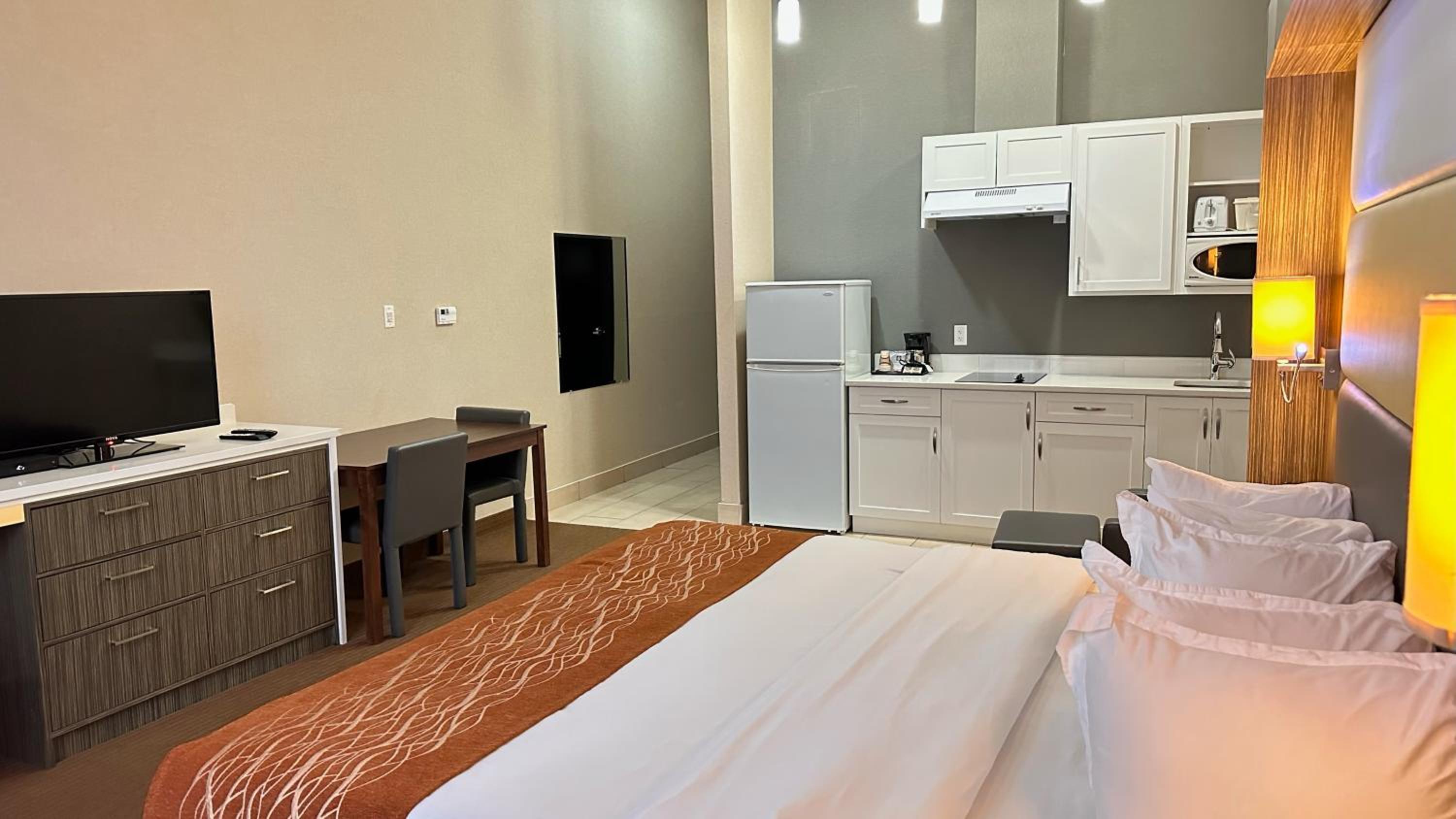 Superior King Suite photo 3