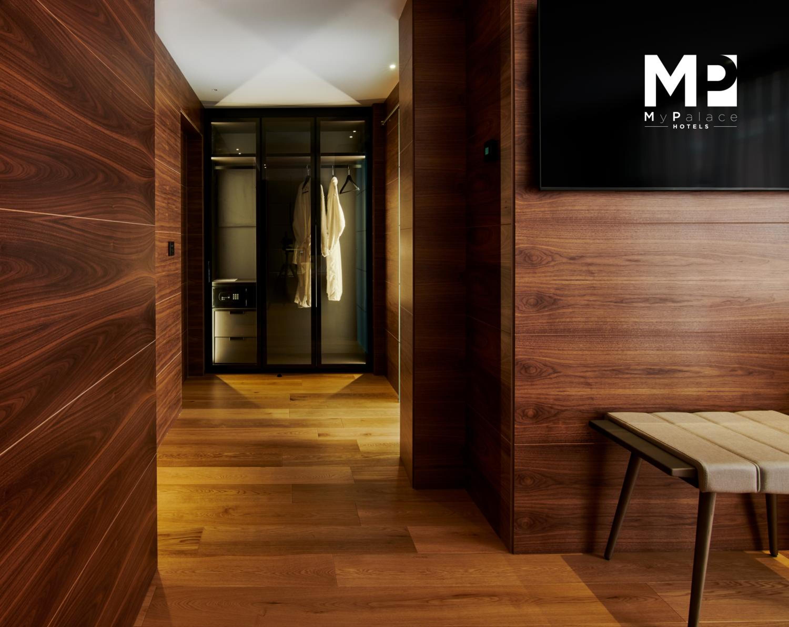 Premium Double Room - Photo 14