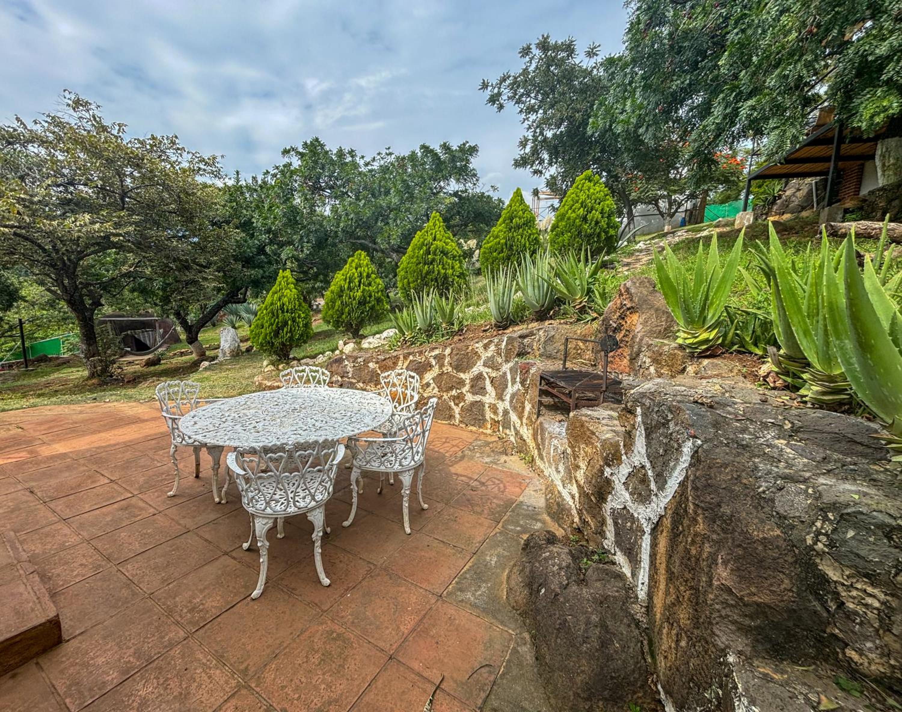 Bungalow with Garden View - Photo 14