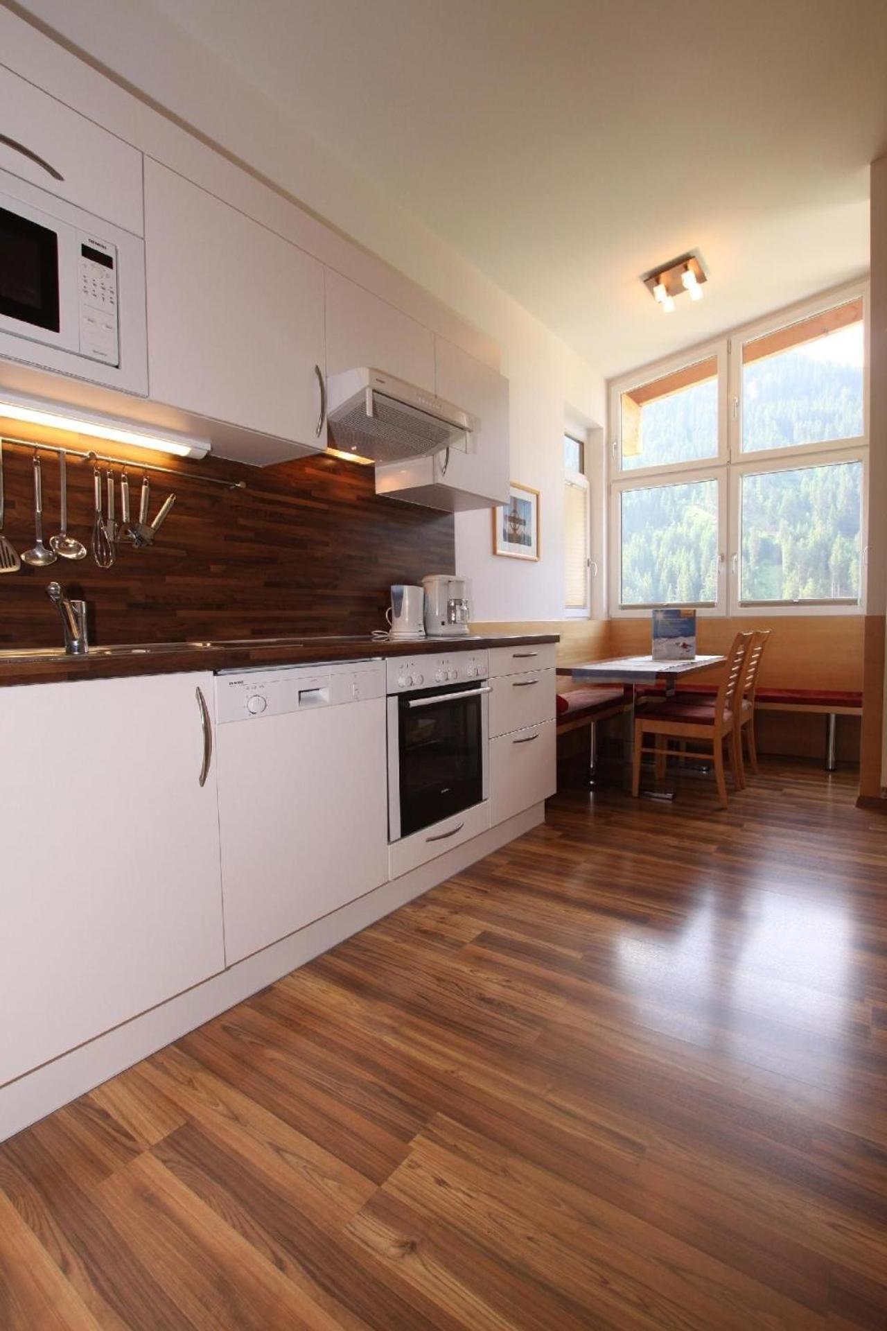 Apartment photo 2