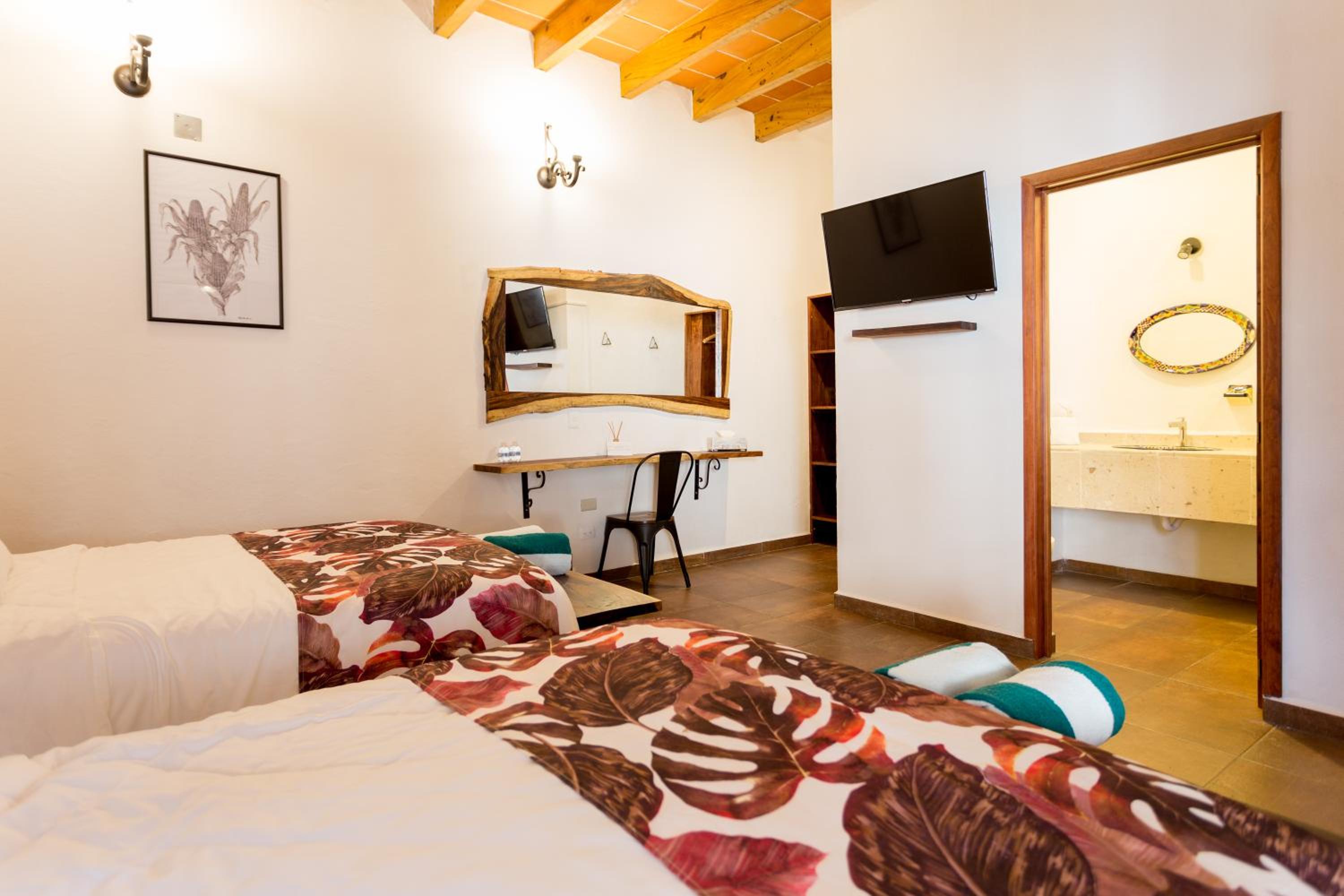 Quadruple Room - Photo 18