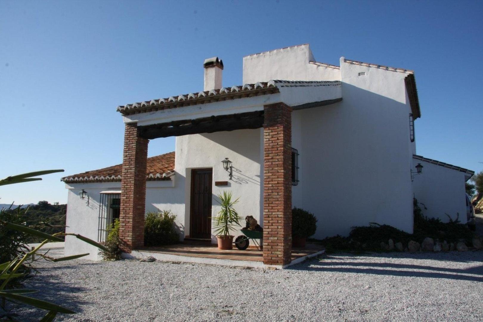 Three-Bedroom Vacation Home  photo 2
