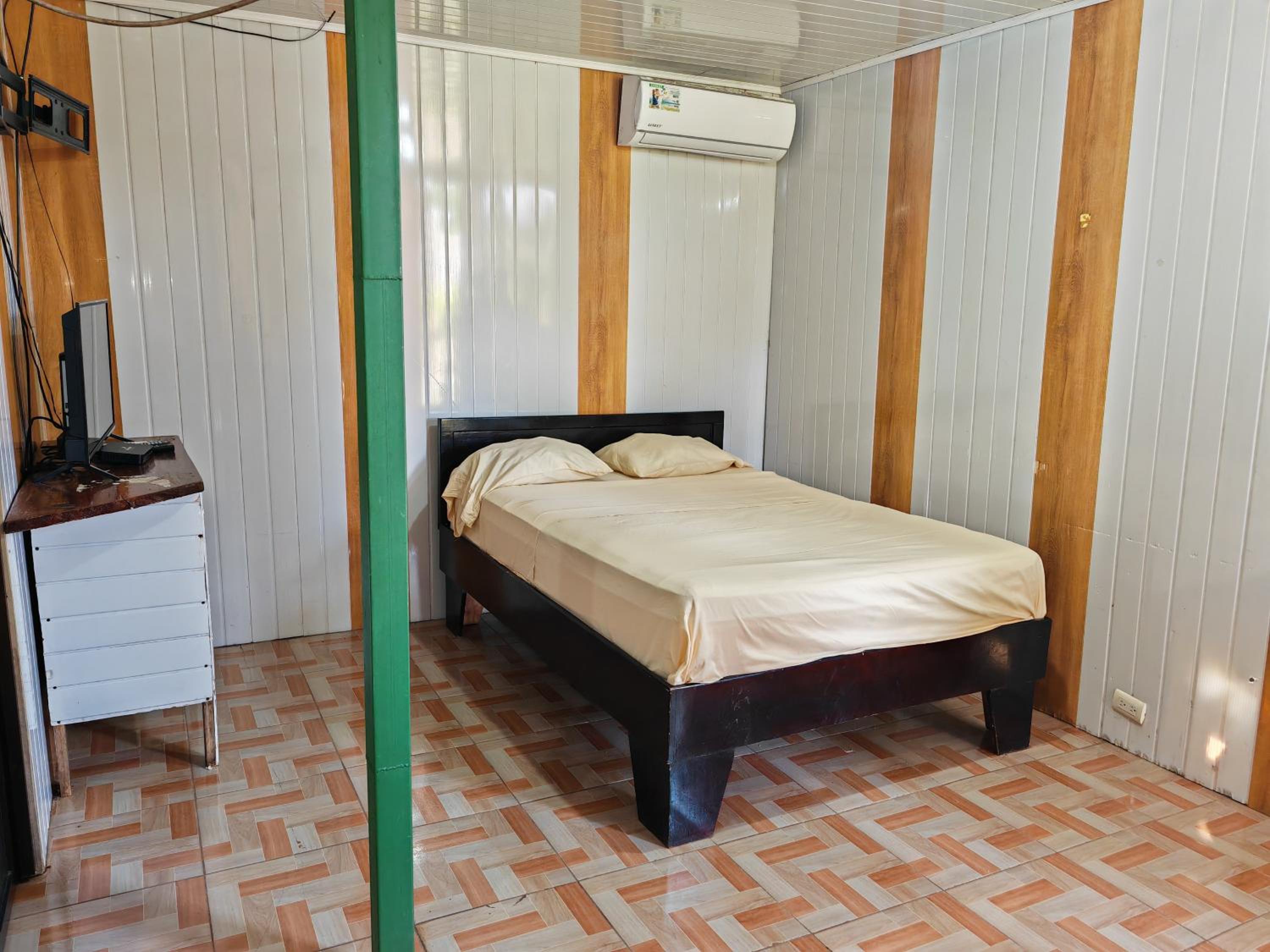 Economy Double Room photo 2
