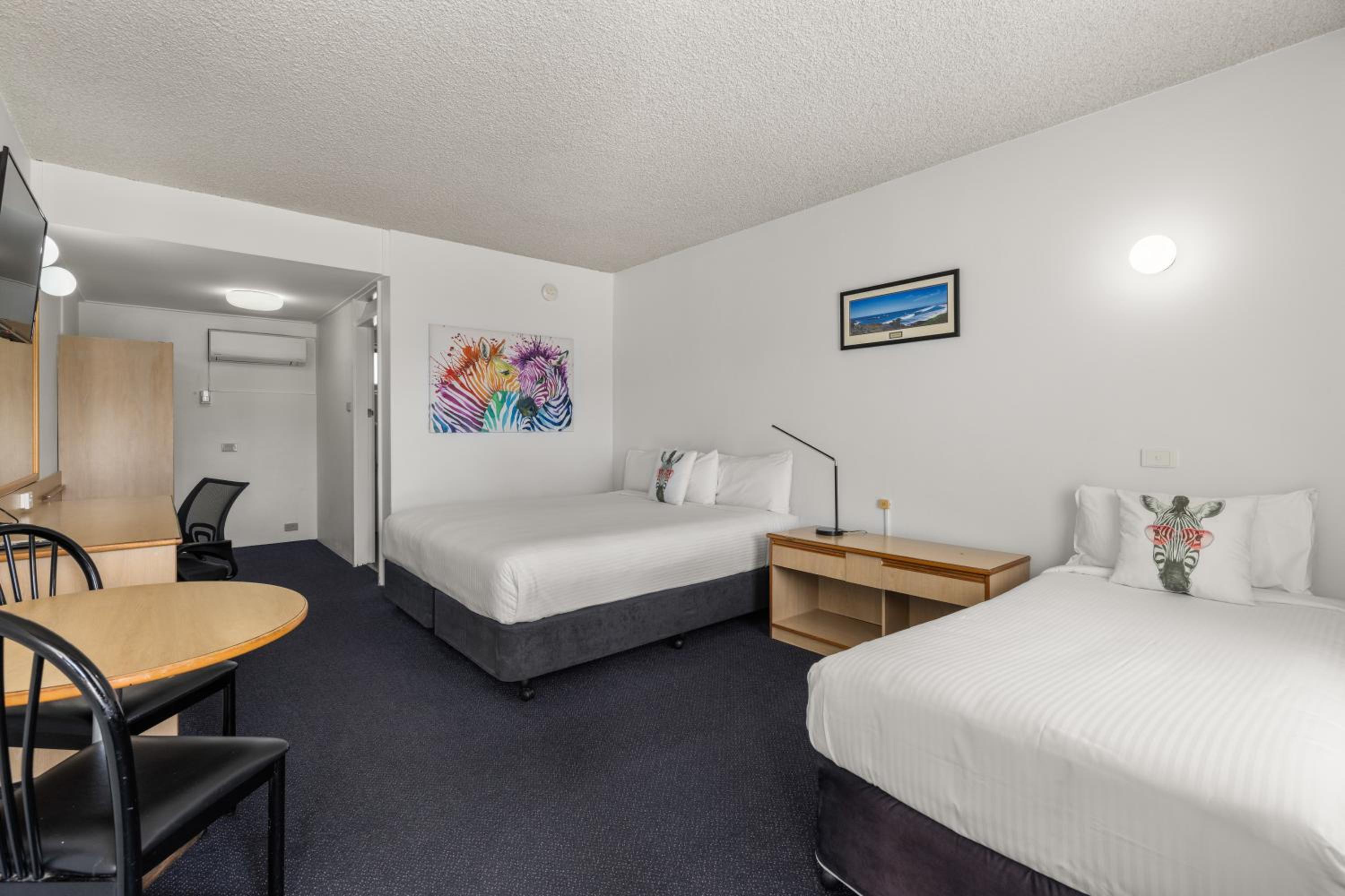 Executive Queen Room - Not Pet Friendly - Photo 3